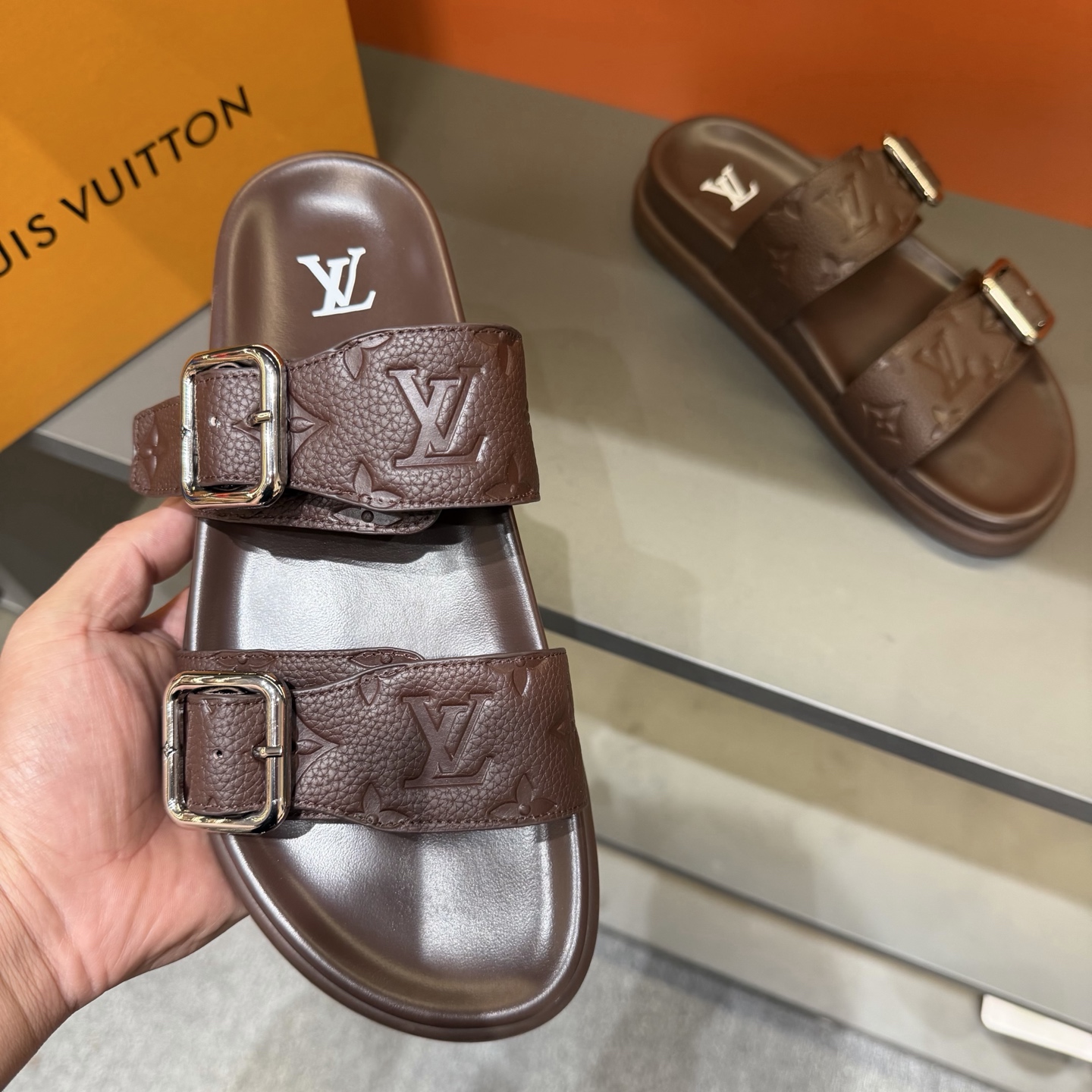 LV shoe