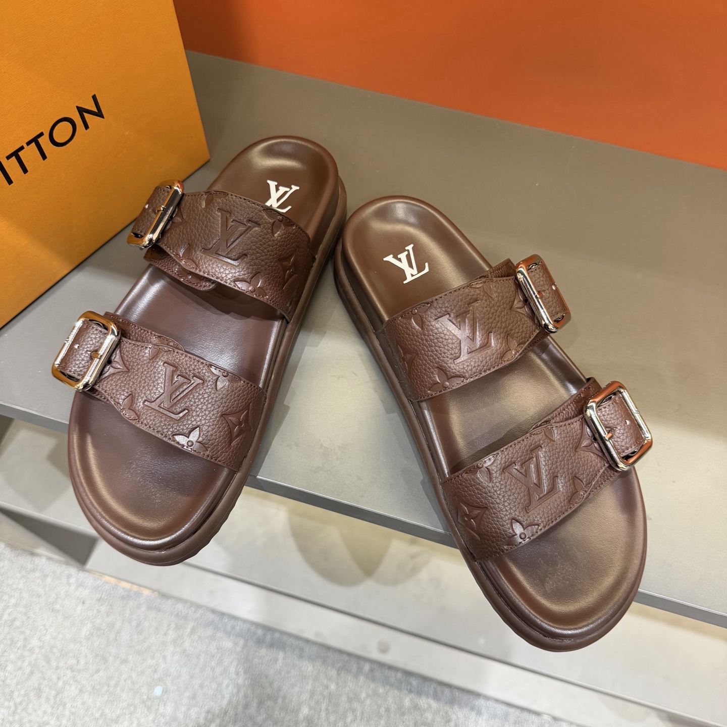 LV shoe