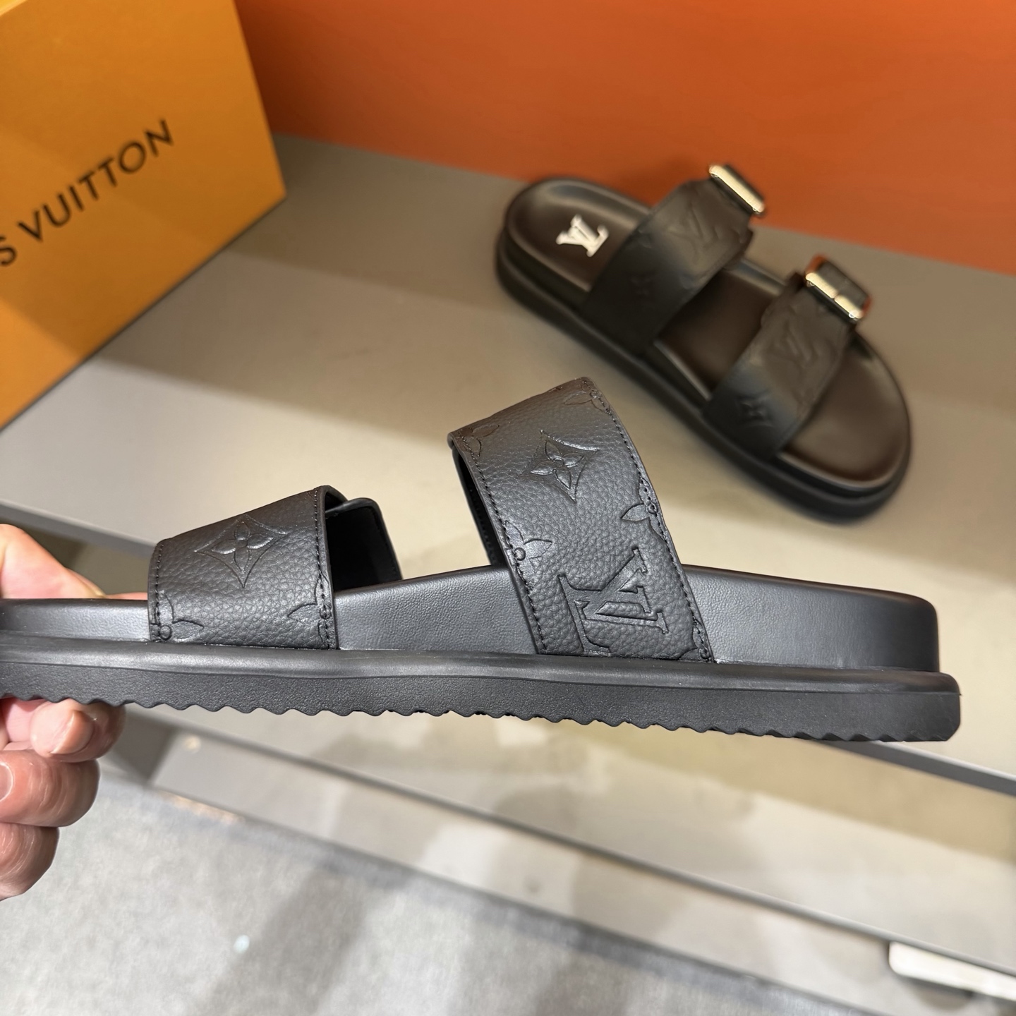 LV shoe