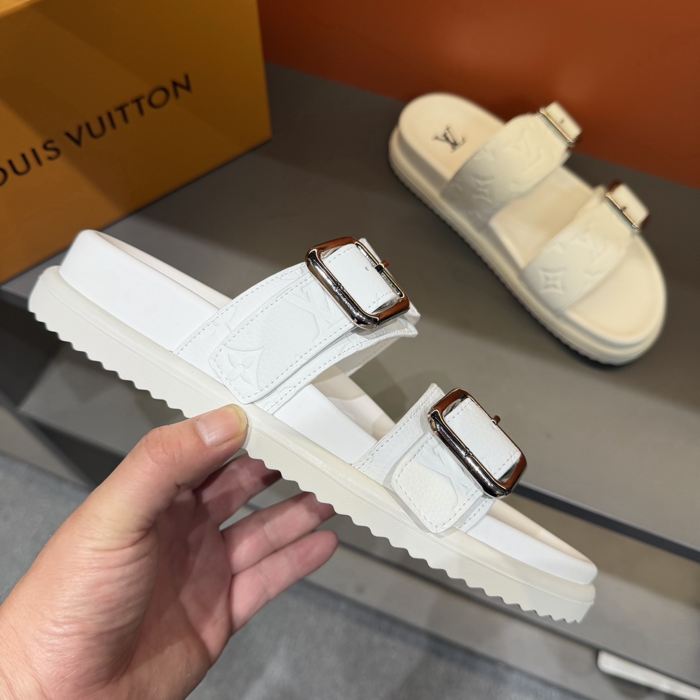 LV shoe