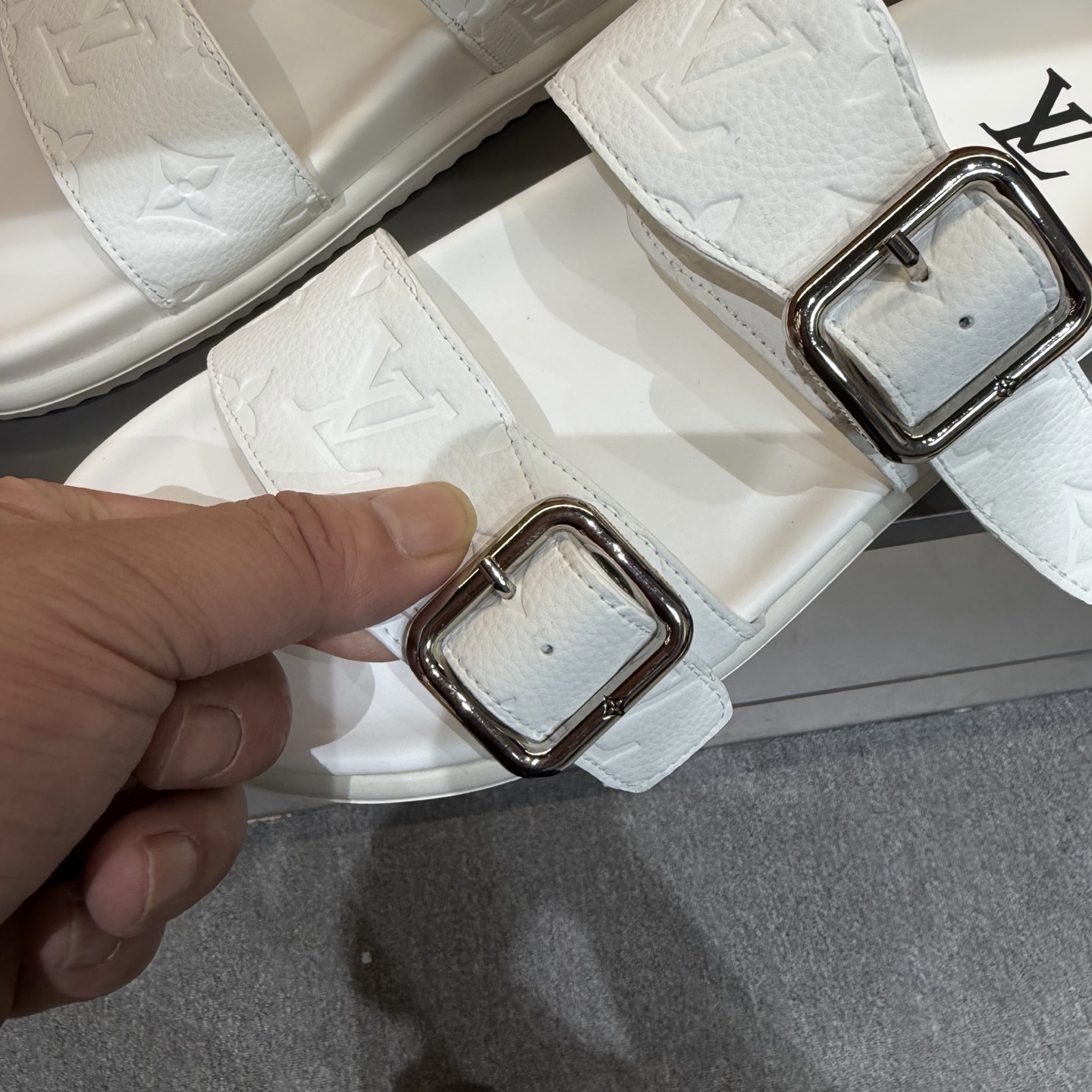 LV shoe