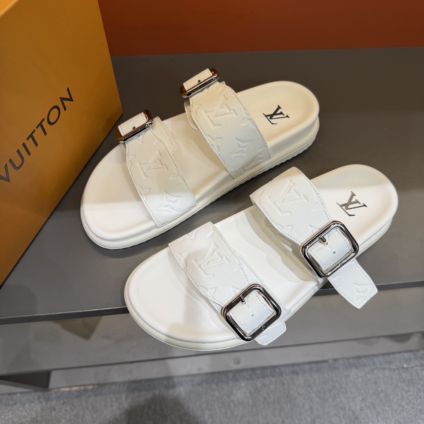 LV shoe