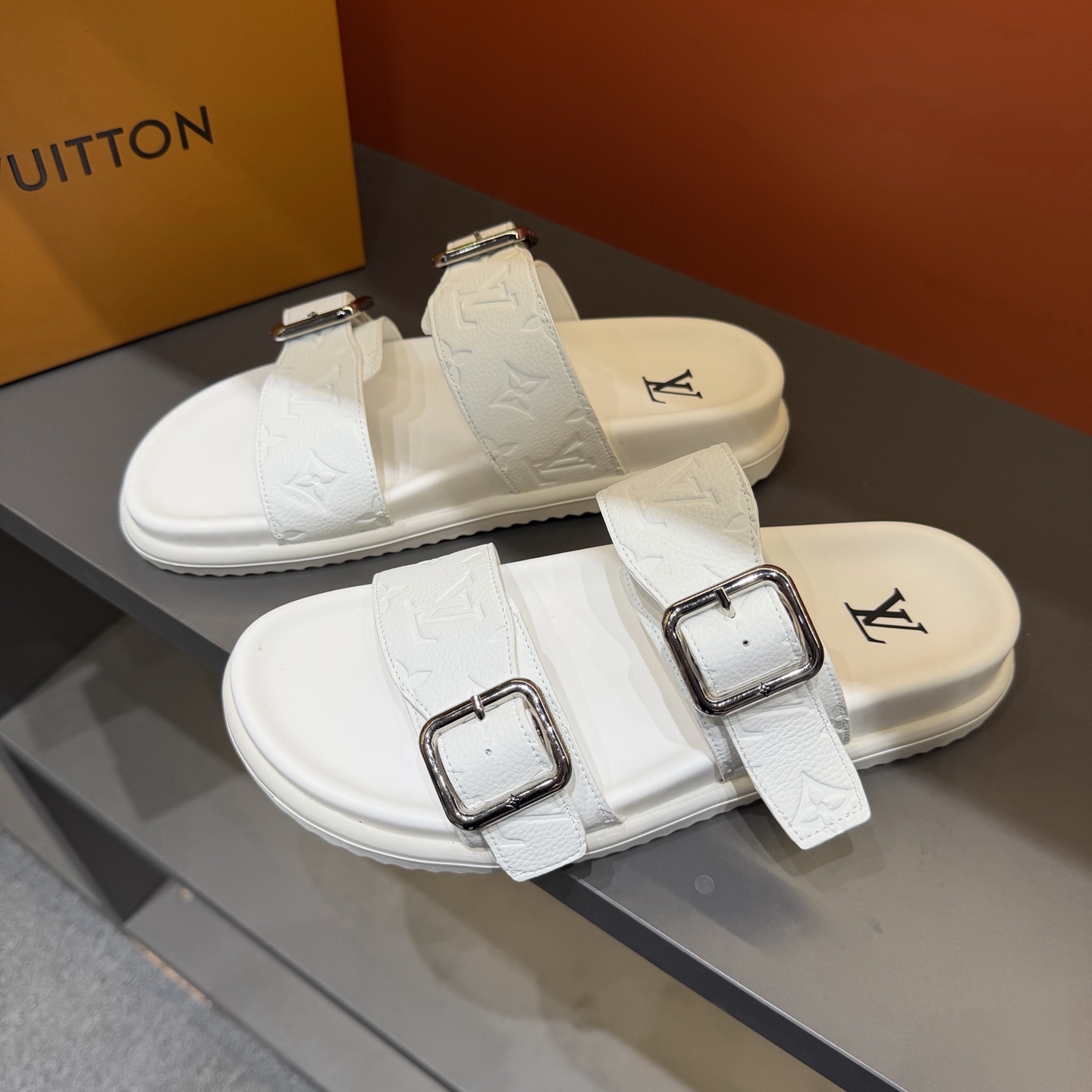 LV shoe