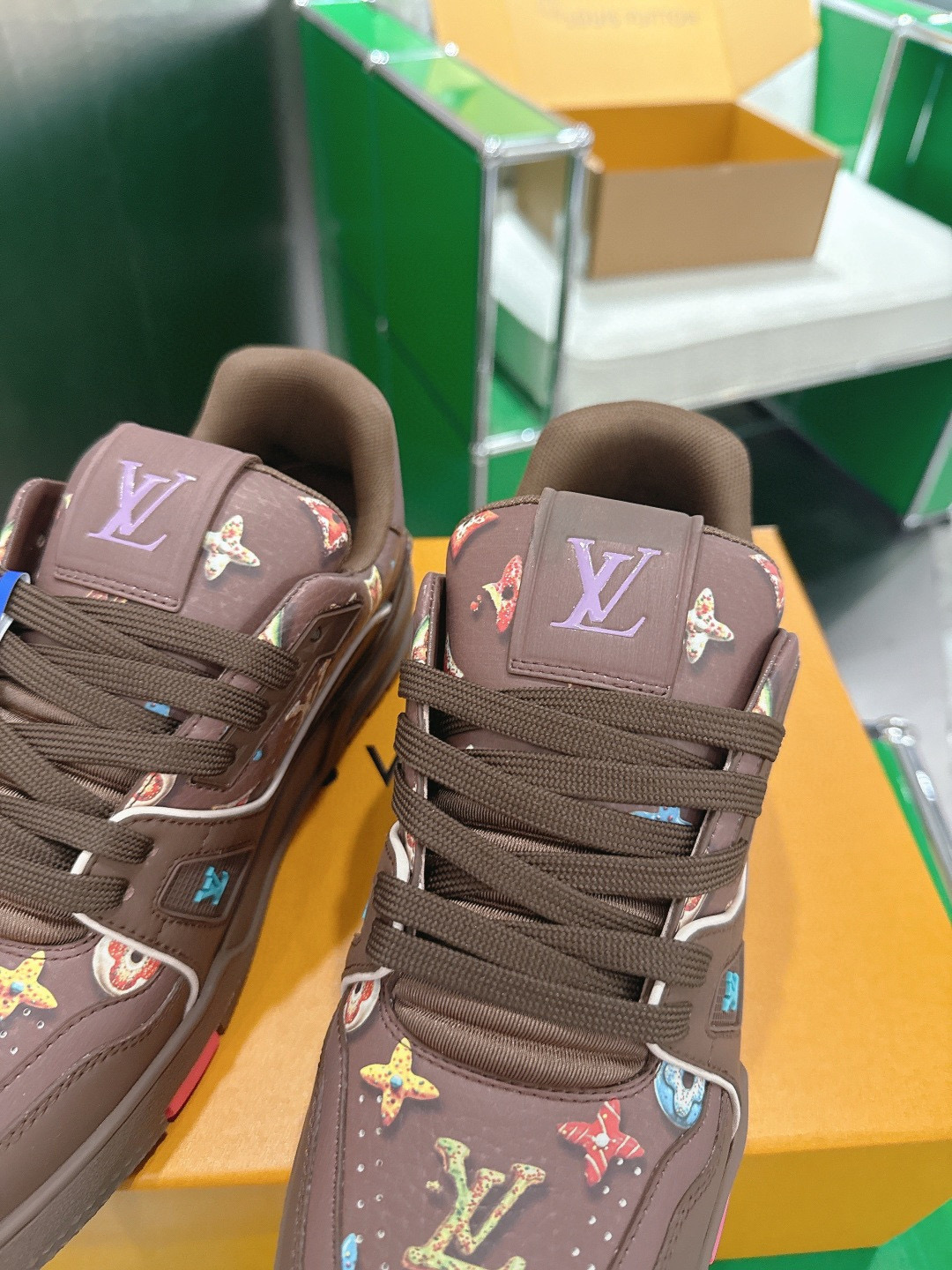 LV shoe