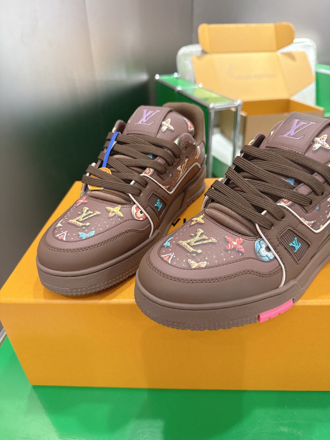 LV shoe