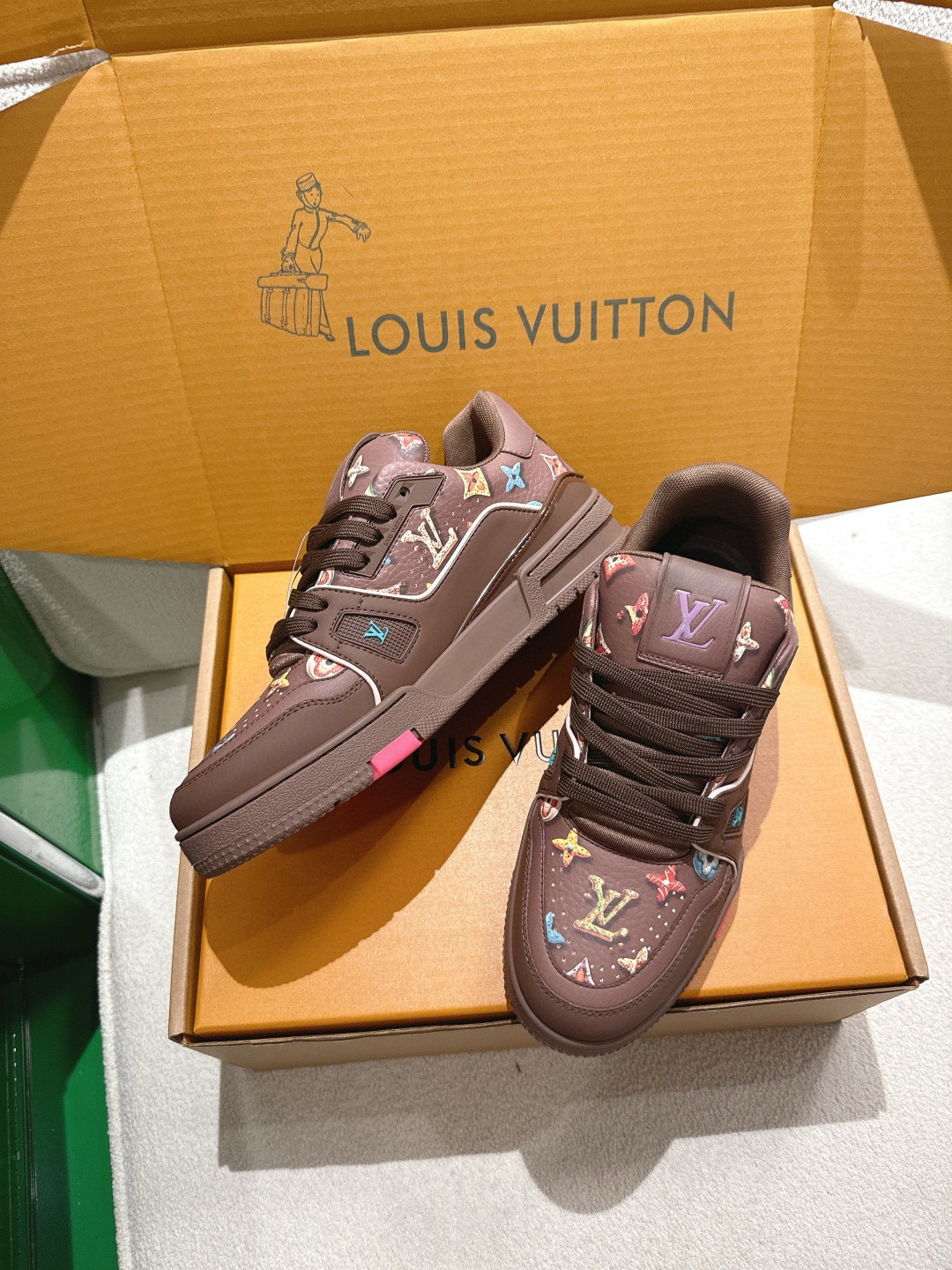 LV shoe