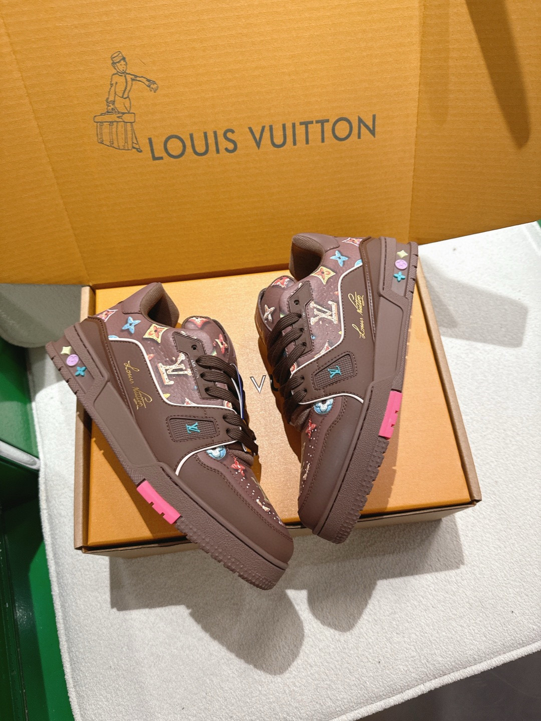 LV shoe