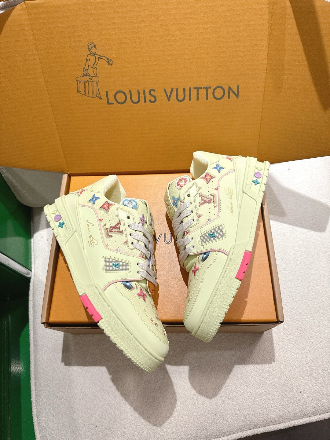 LV shoe
