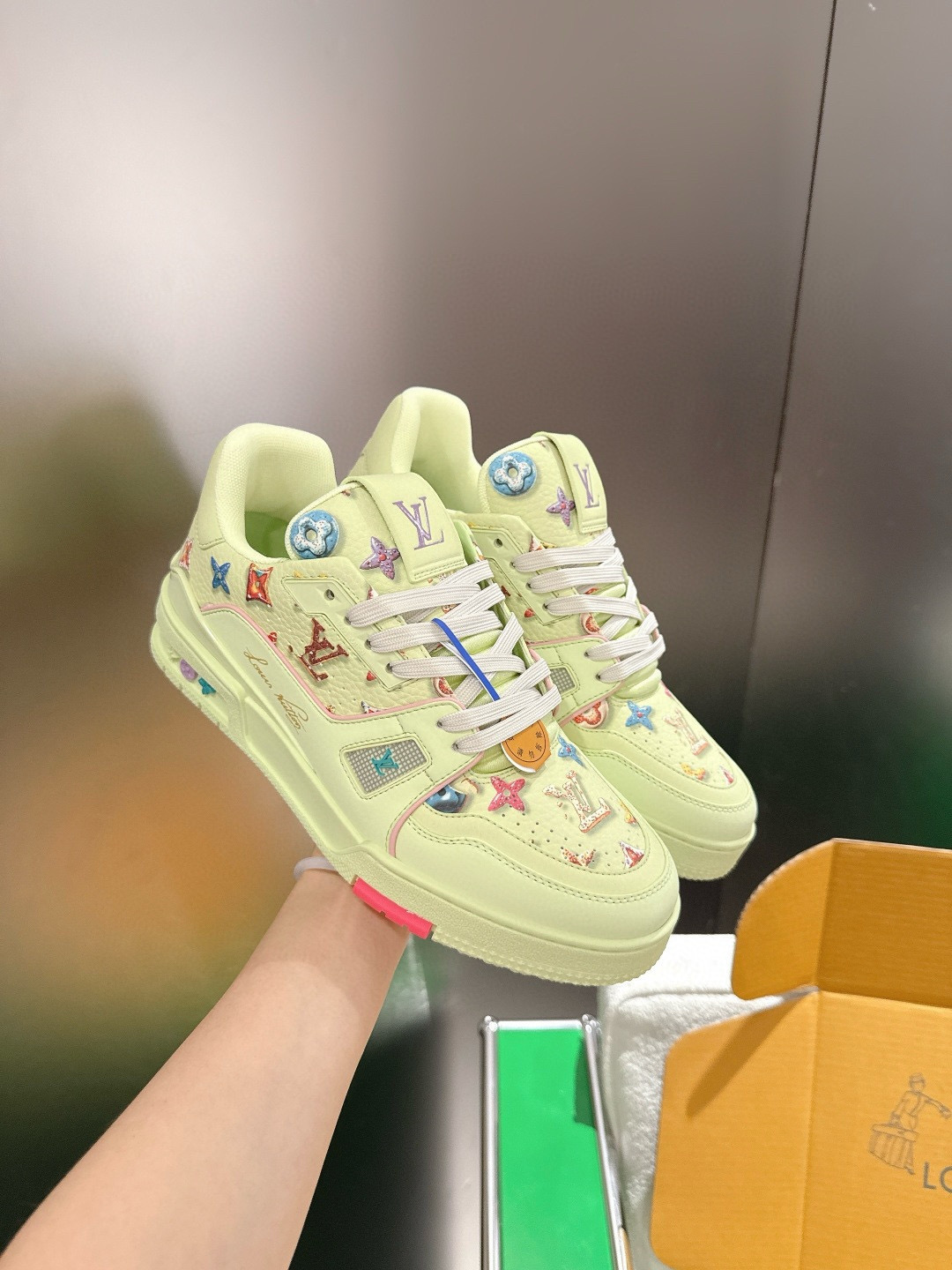 LV shoe