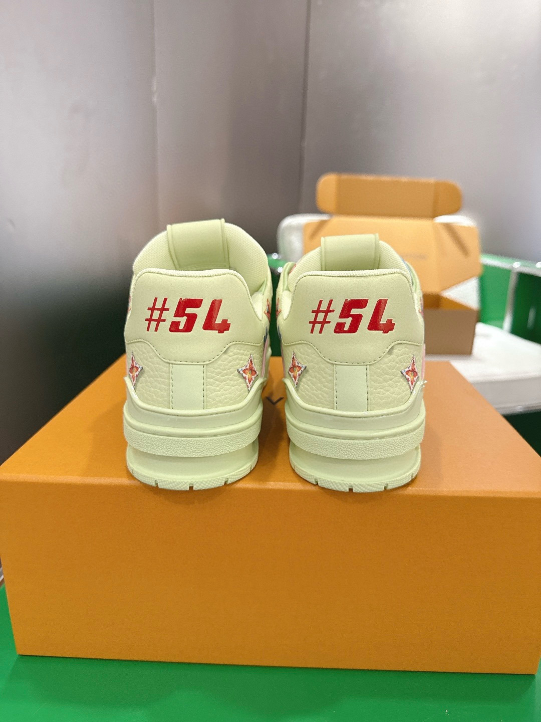 LV shoe