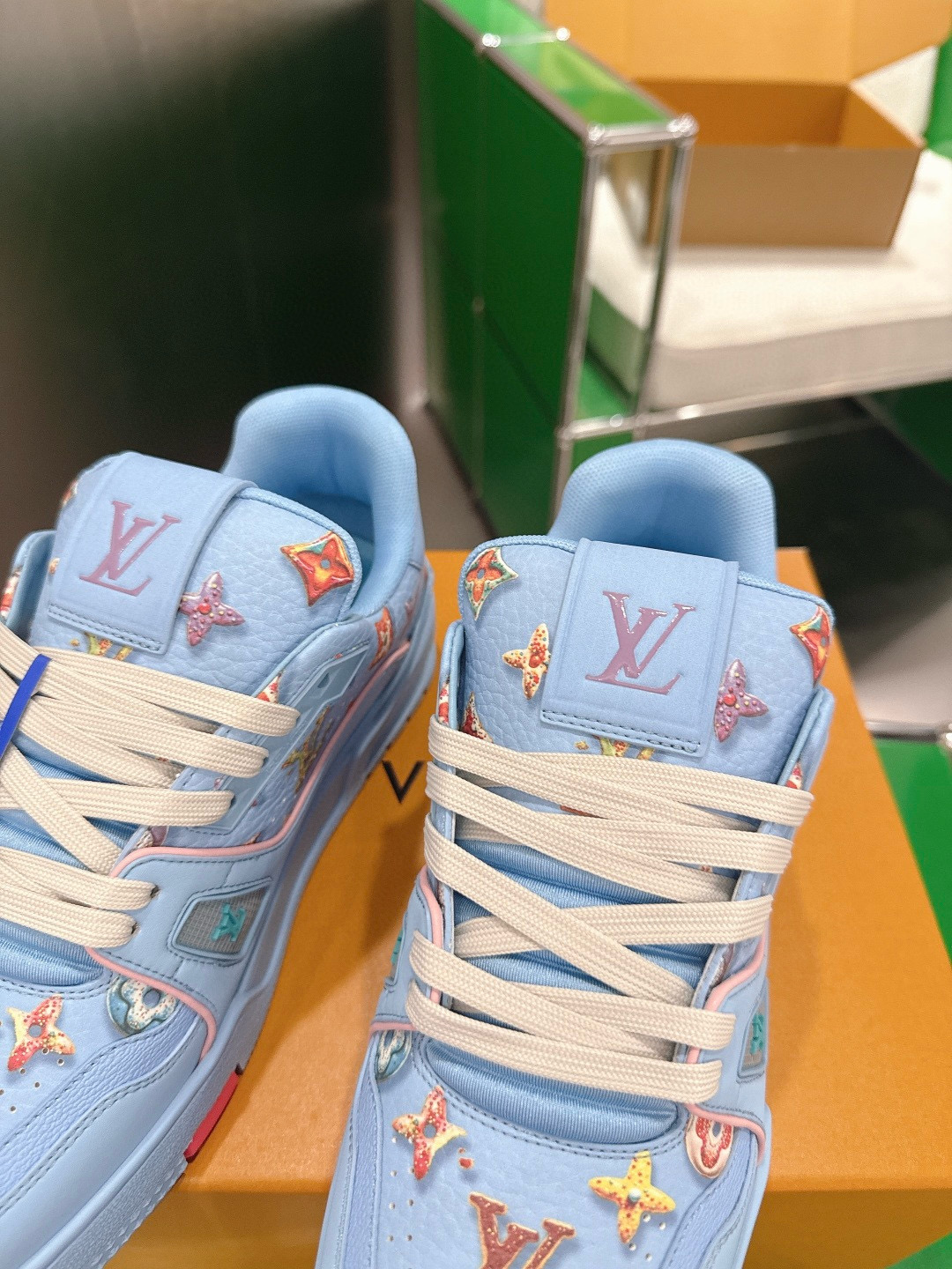 LV shoe