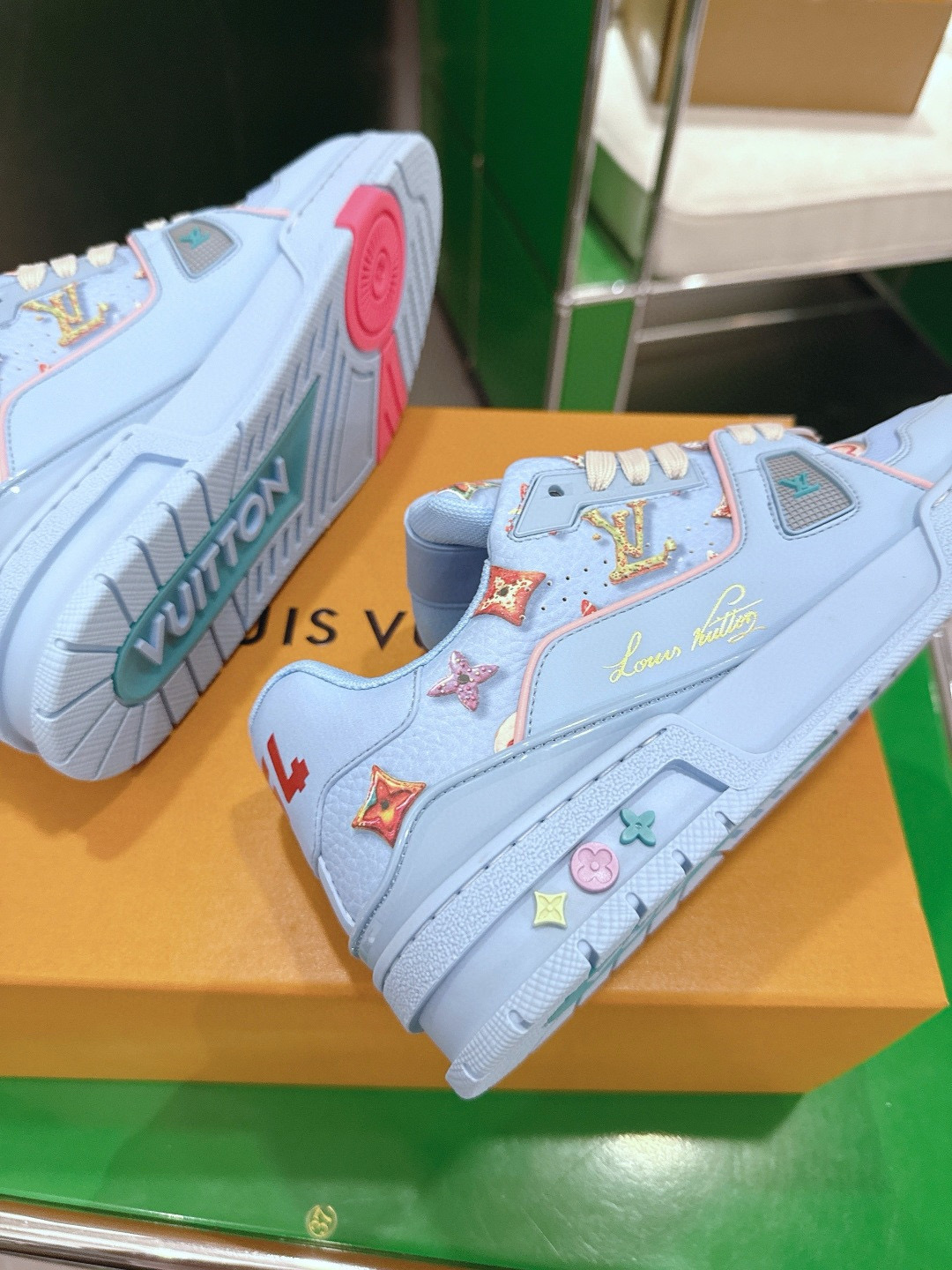 LV shoe