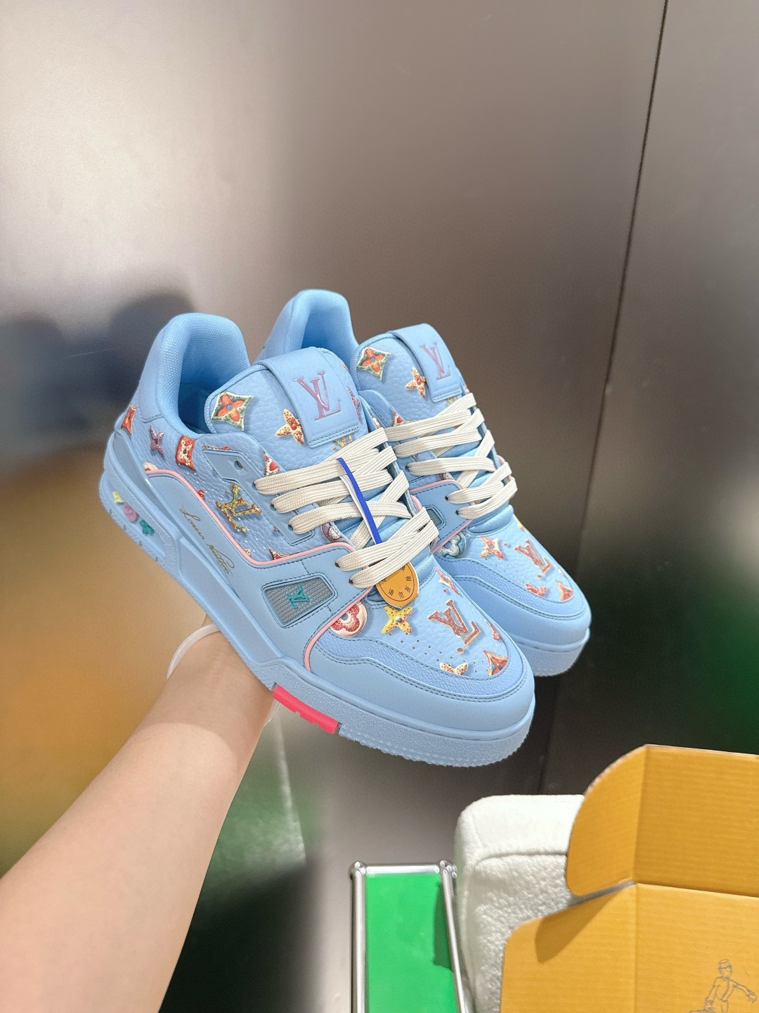 LV shoe