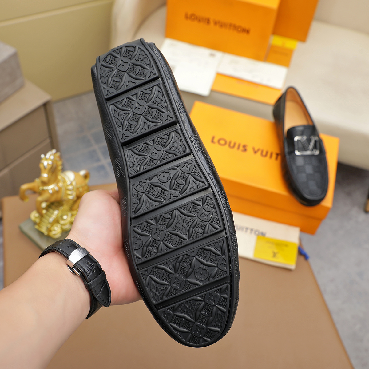 LV shoe