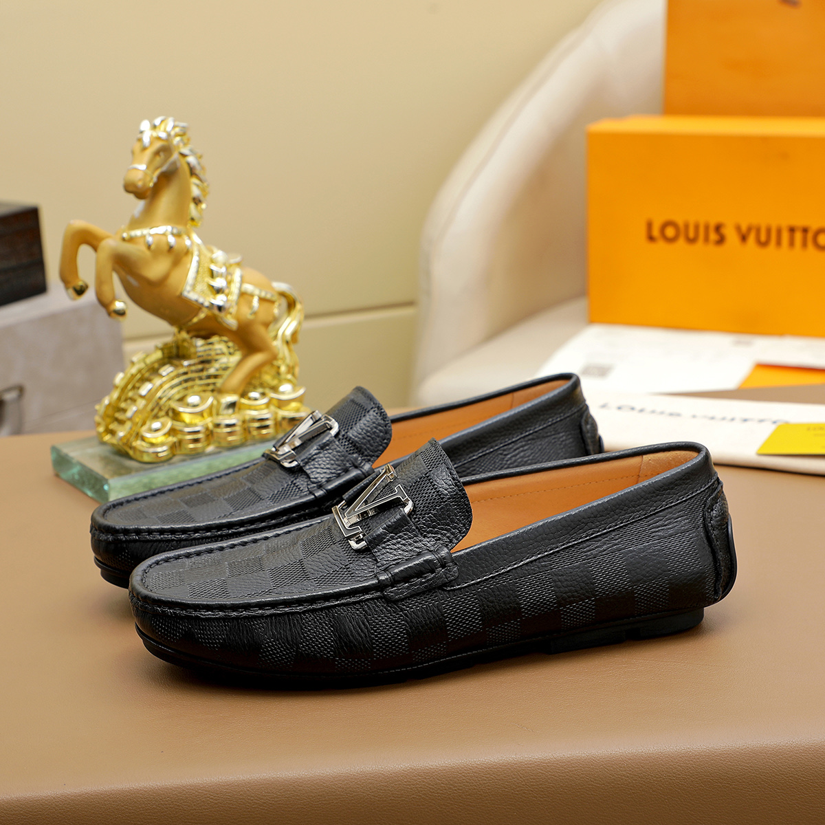 LV shoe