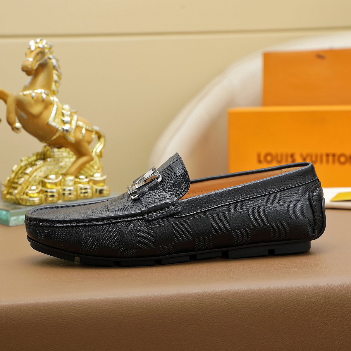 LV shoe