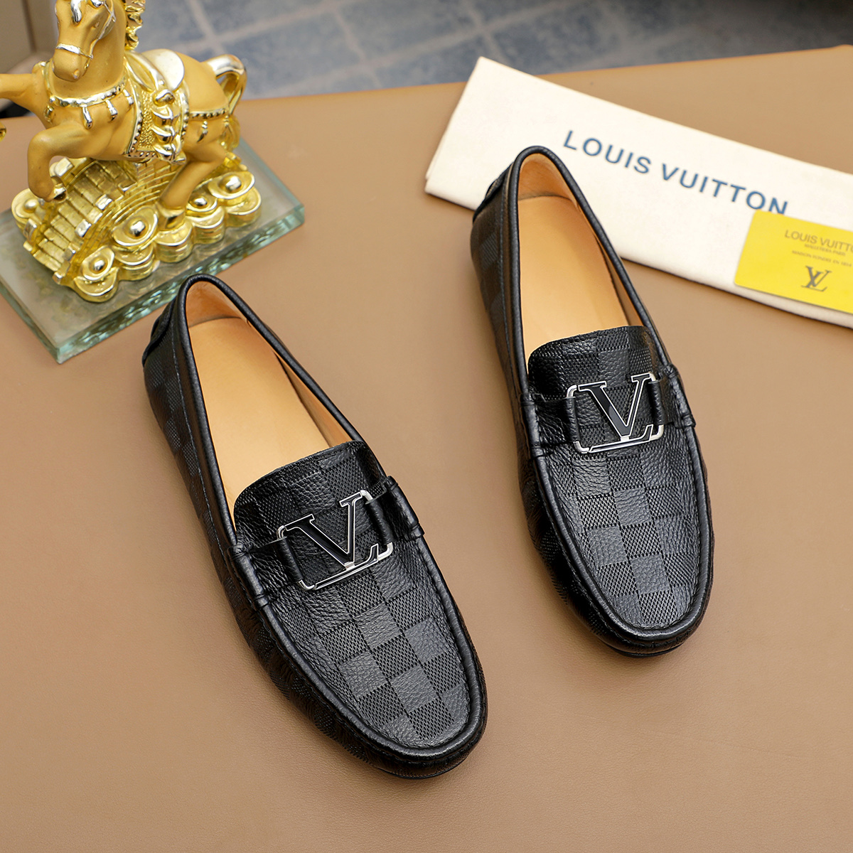LV shoe