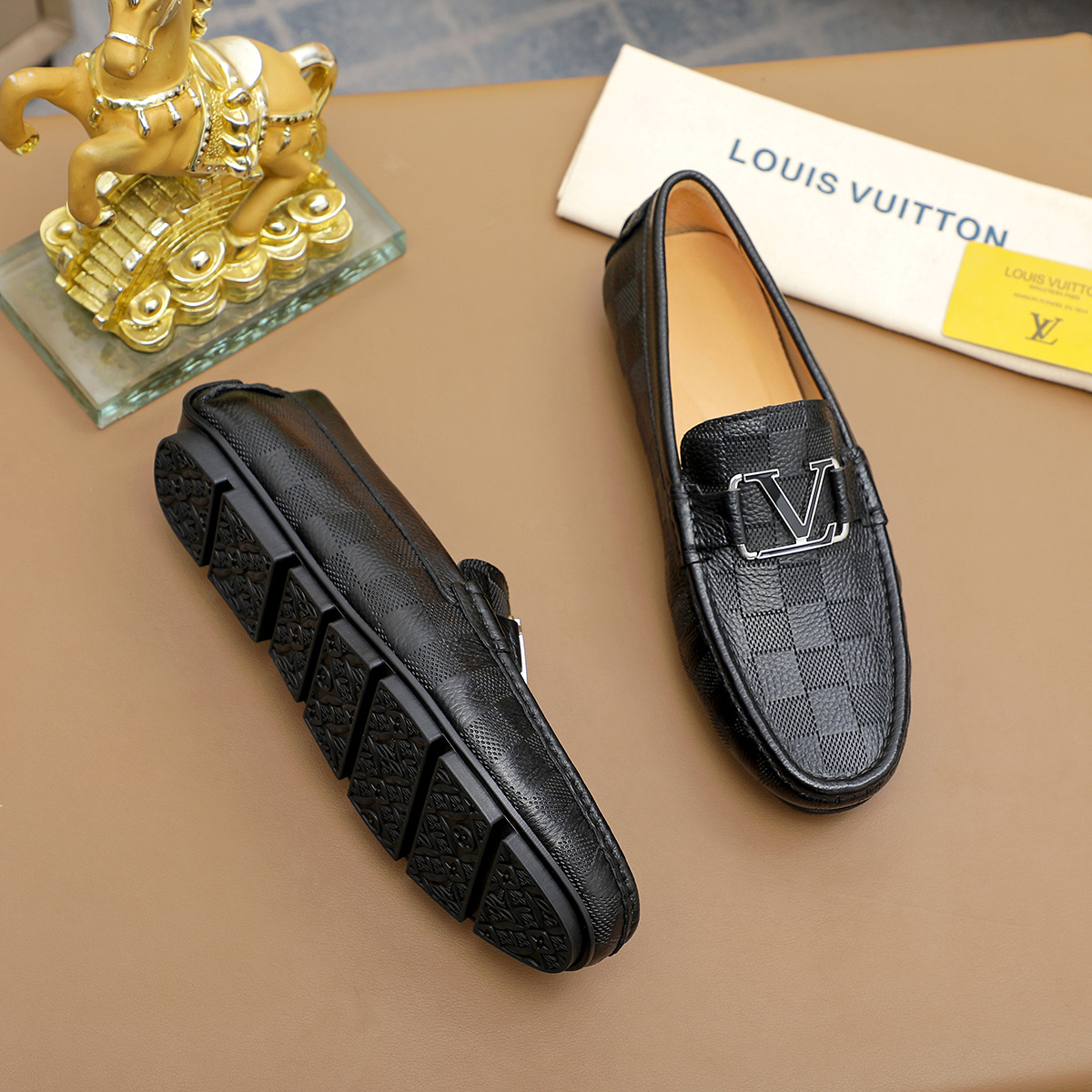 LV shoe