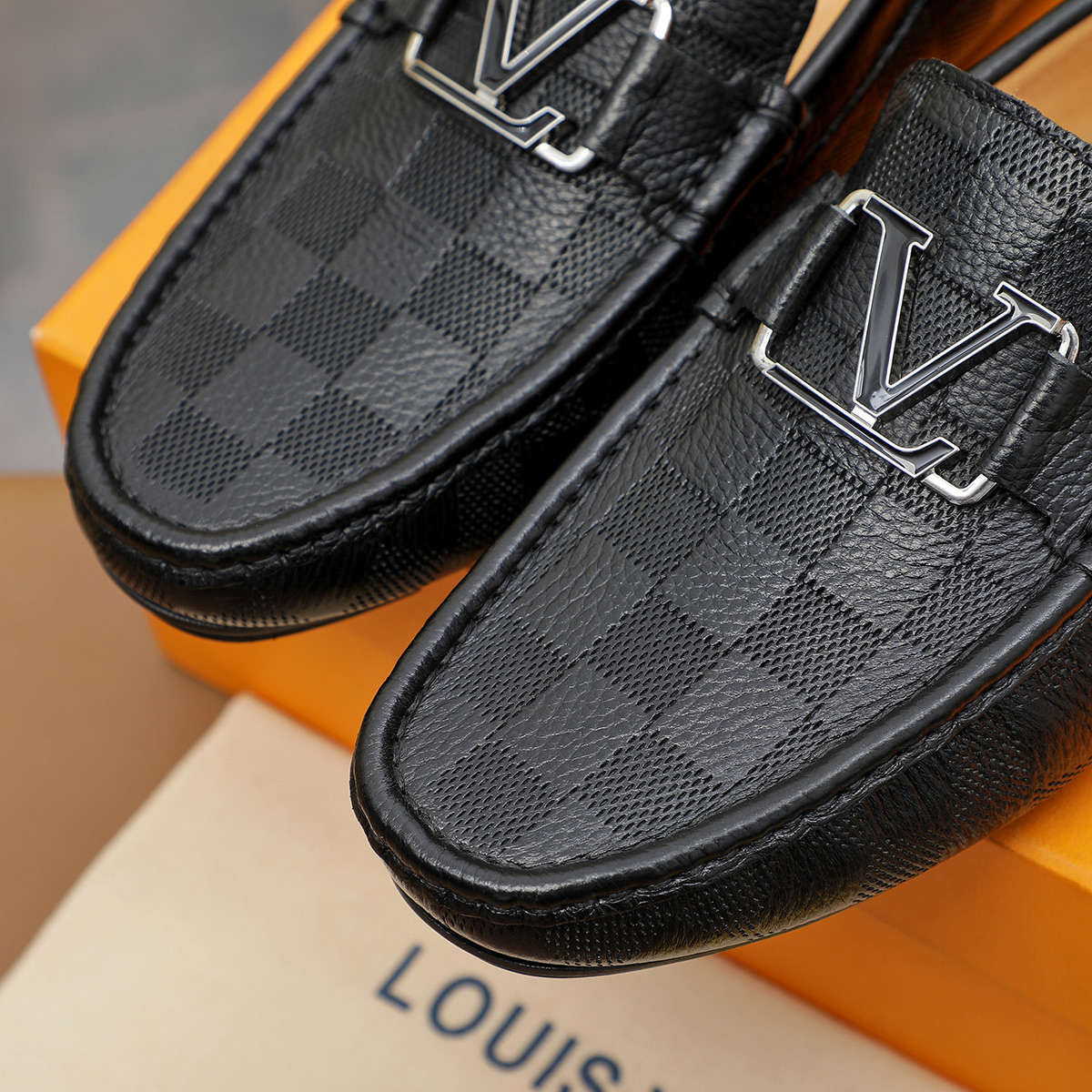LV shoe