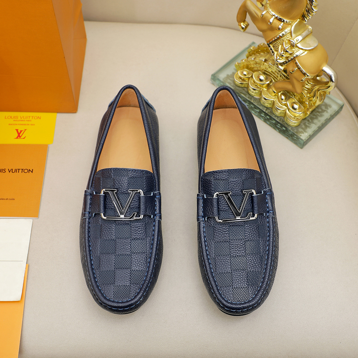 LV shoe