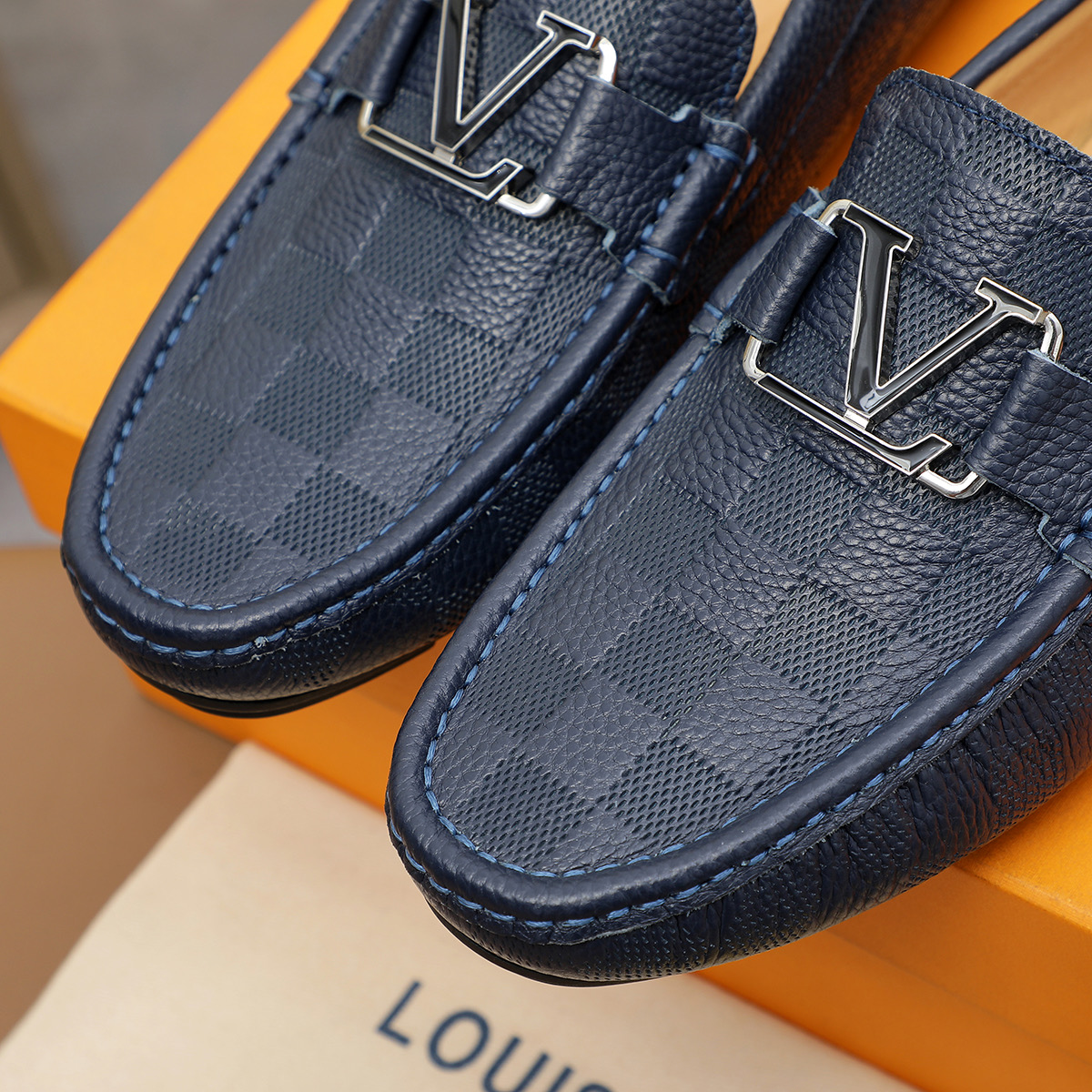 LV shoe