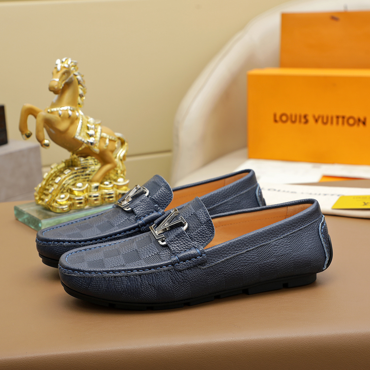 LV shoe