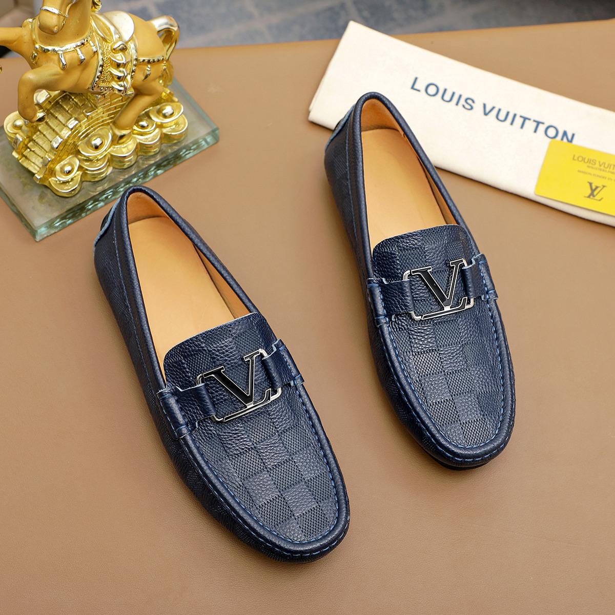 LV shoe