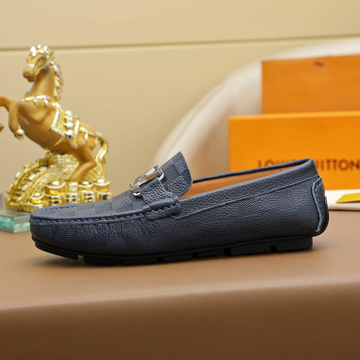 LV shoe