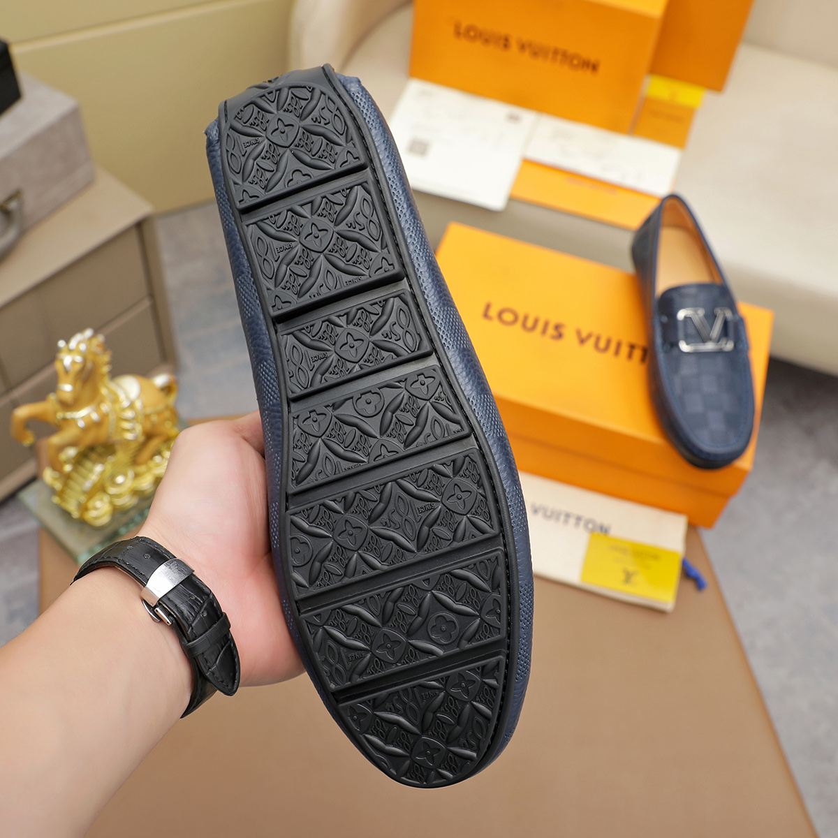LV shoe
