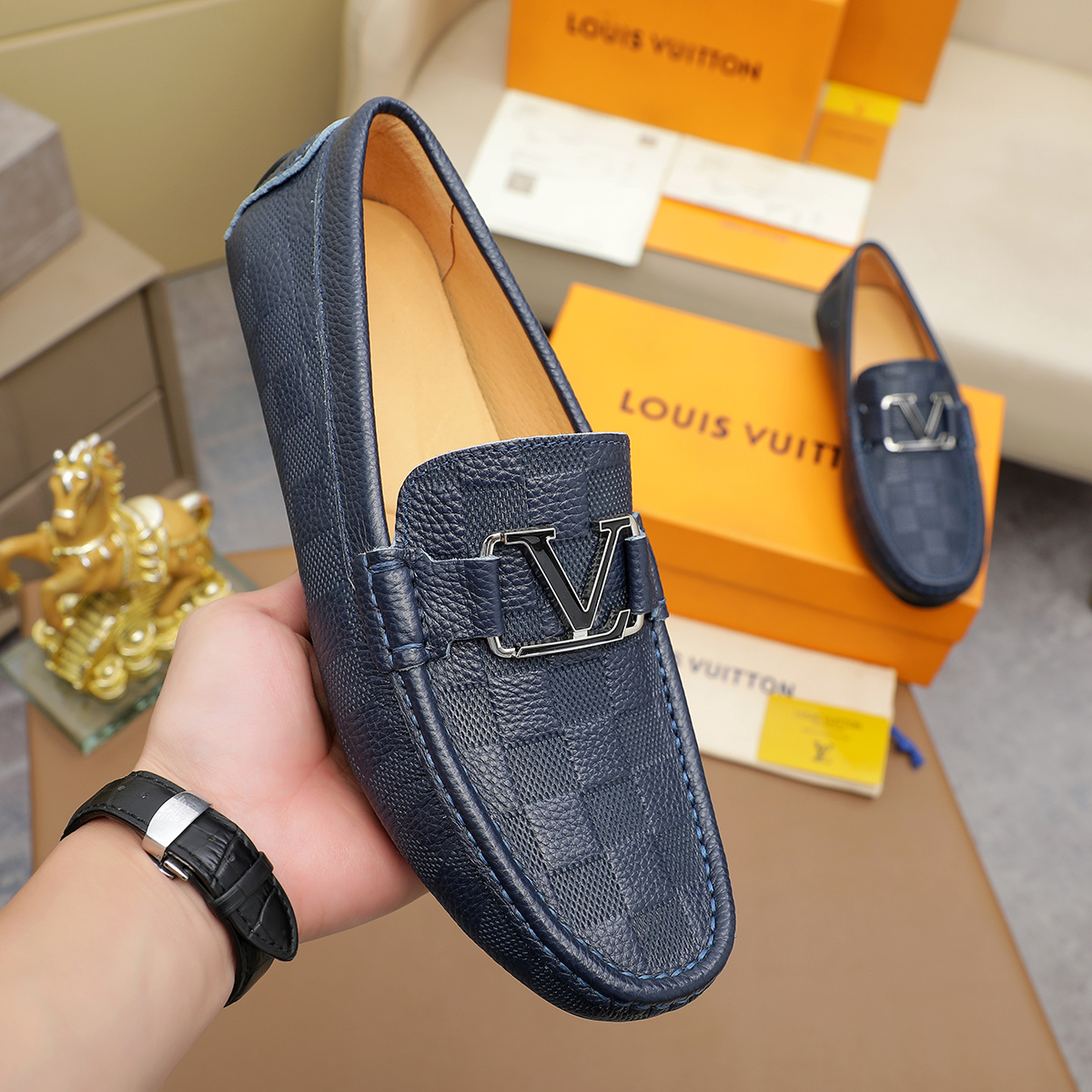 LV shoe