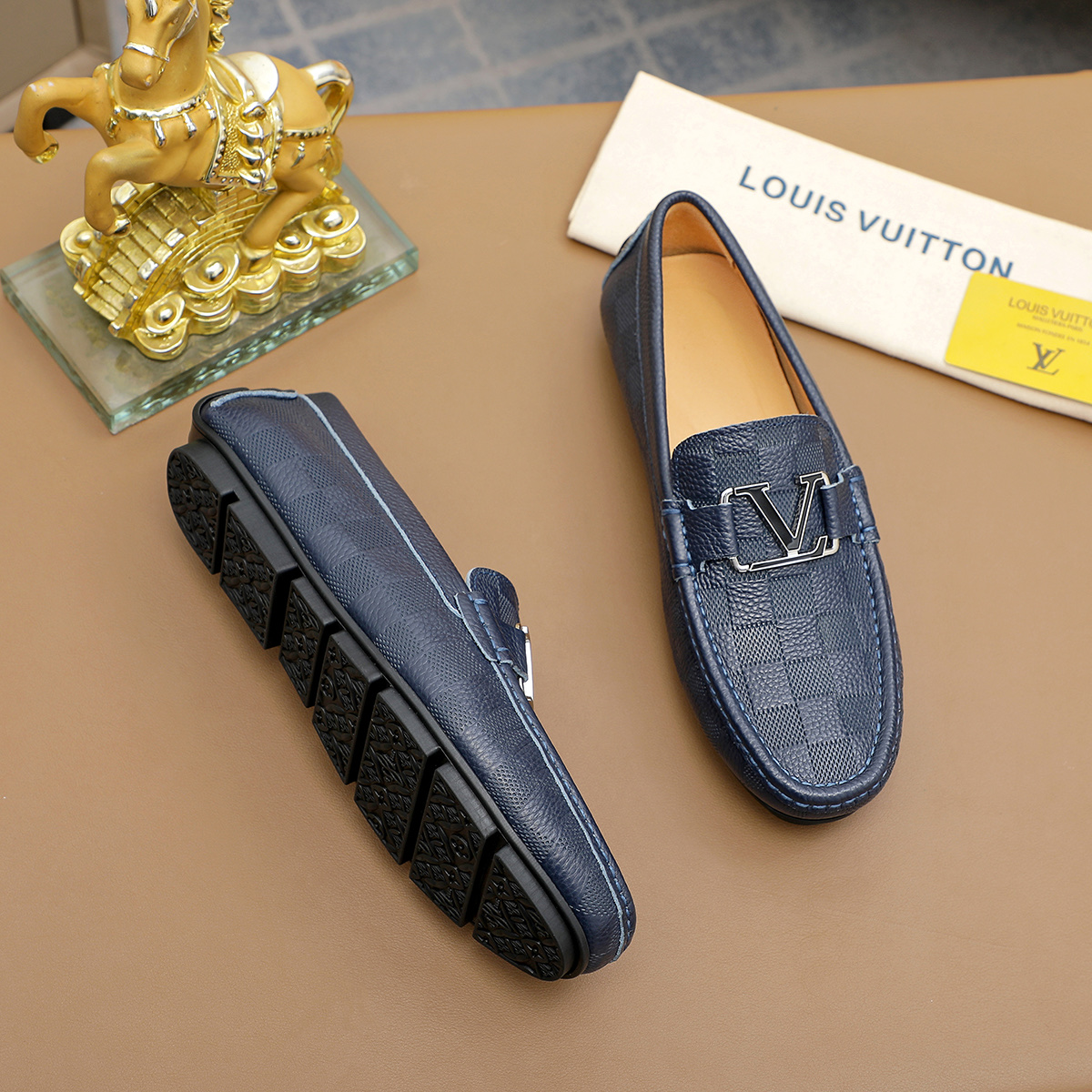 LV shoe