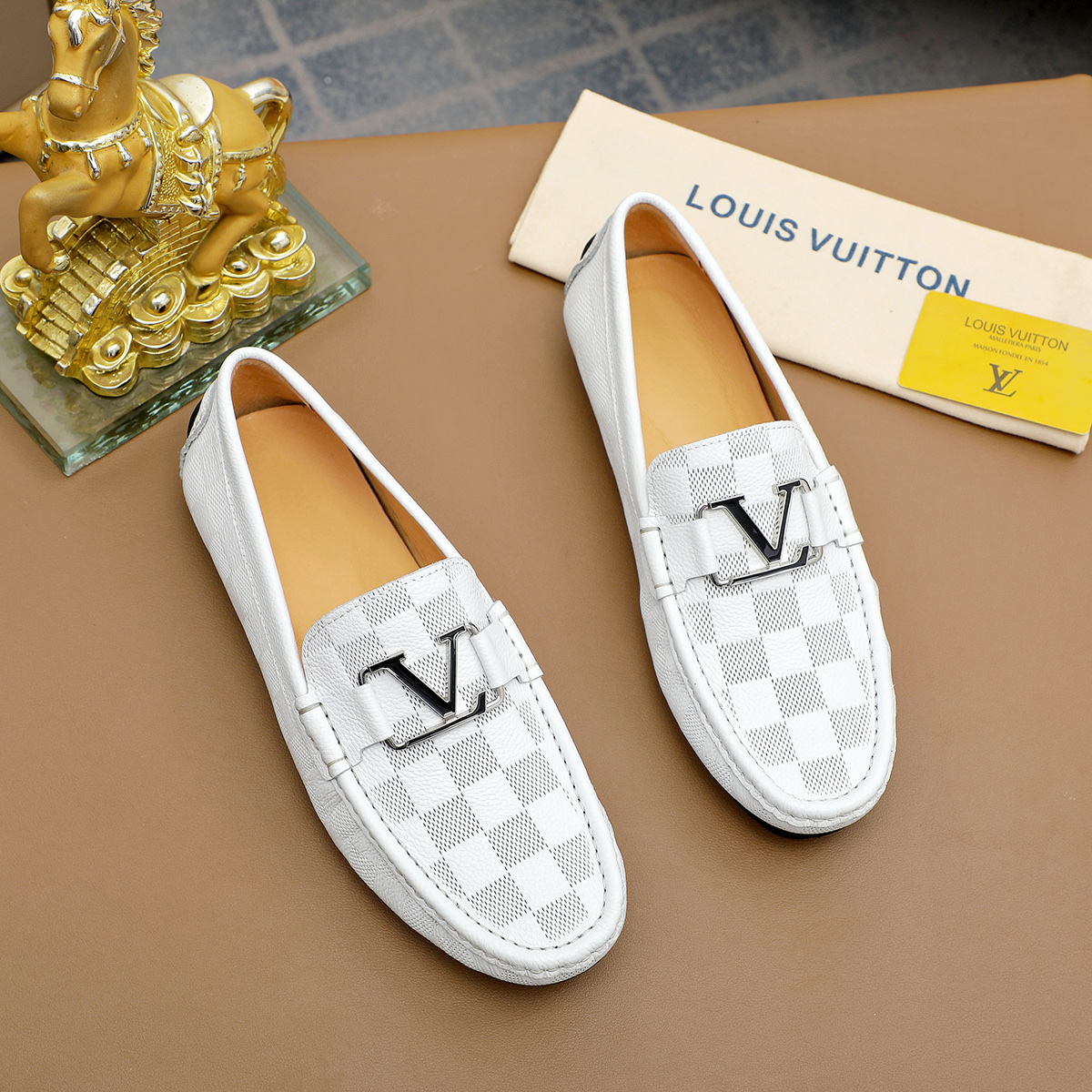 LV shoe