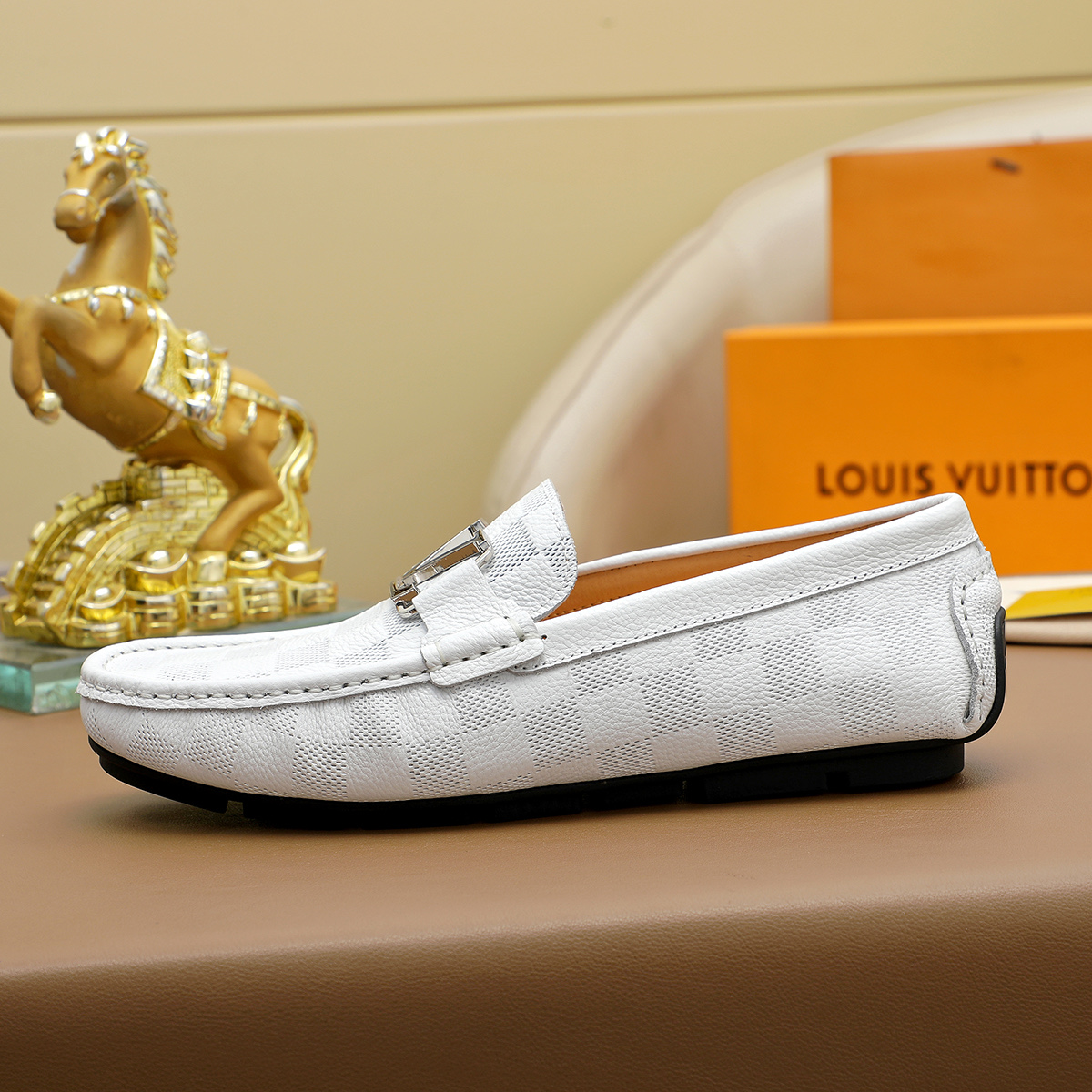 LV shoe