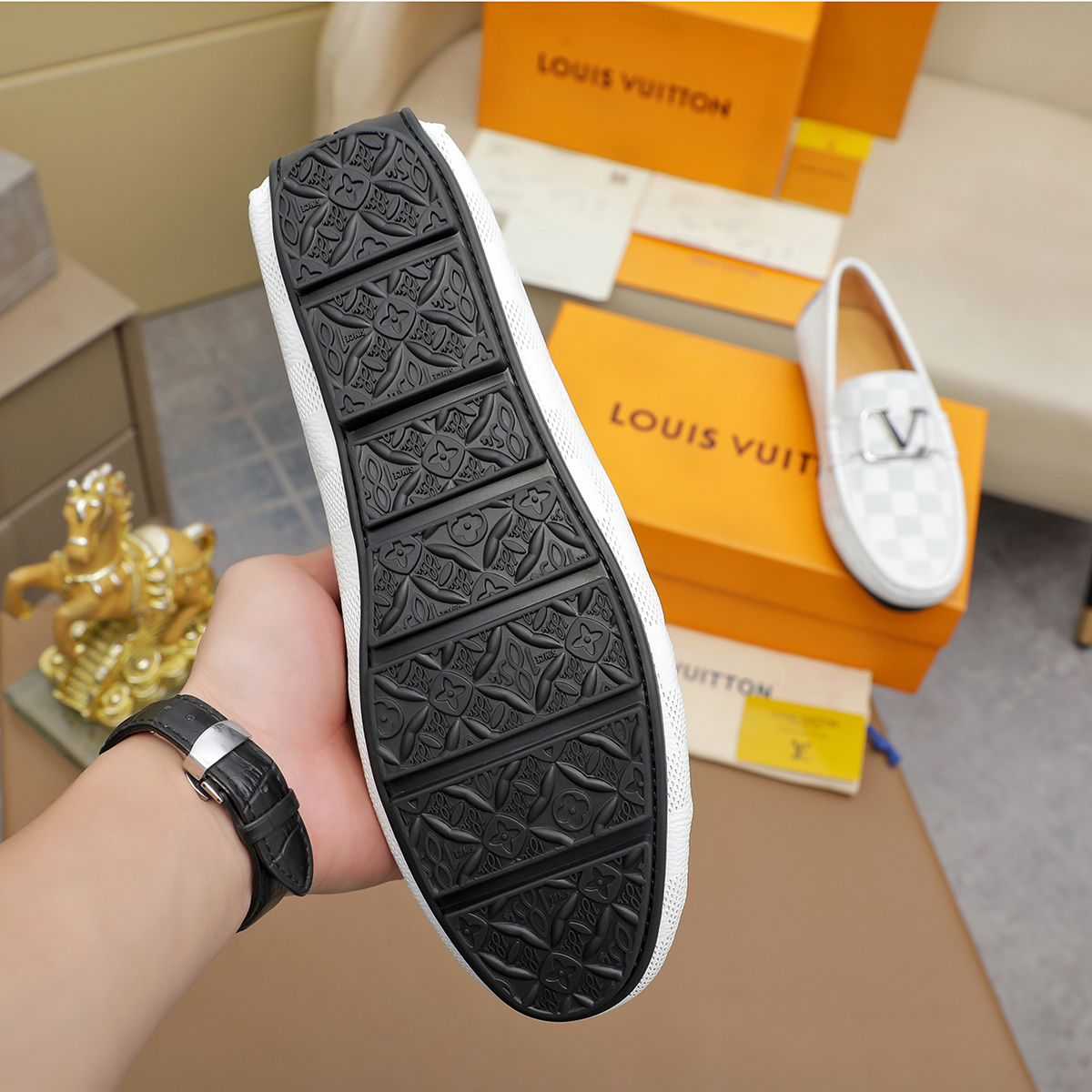 LV shoe