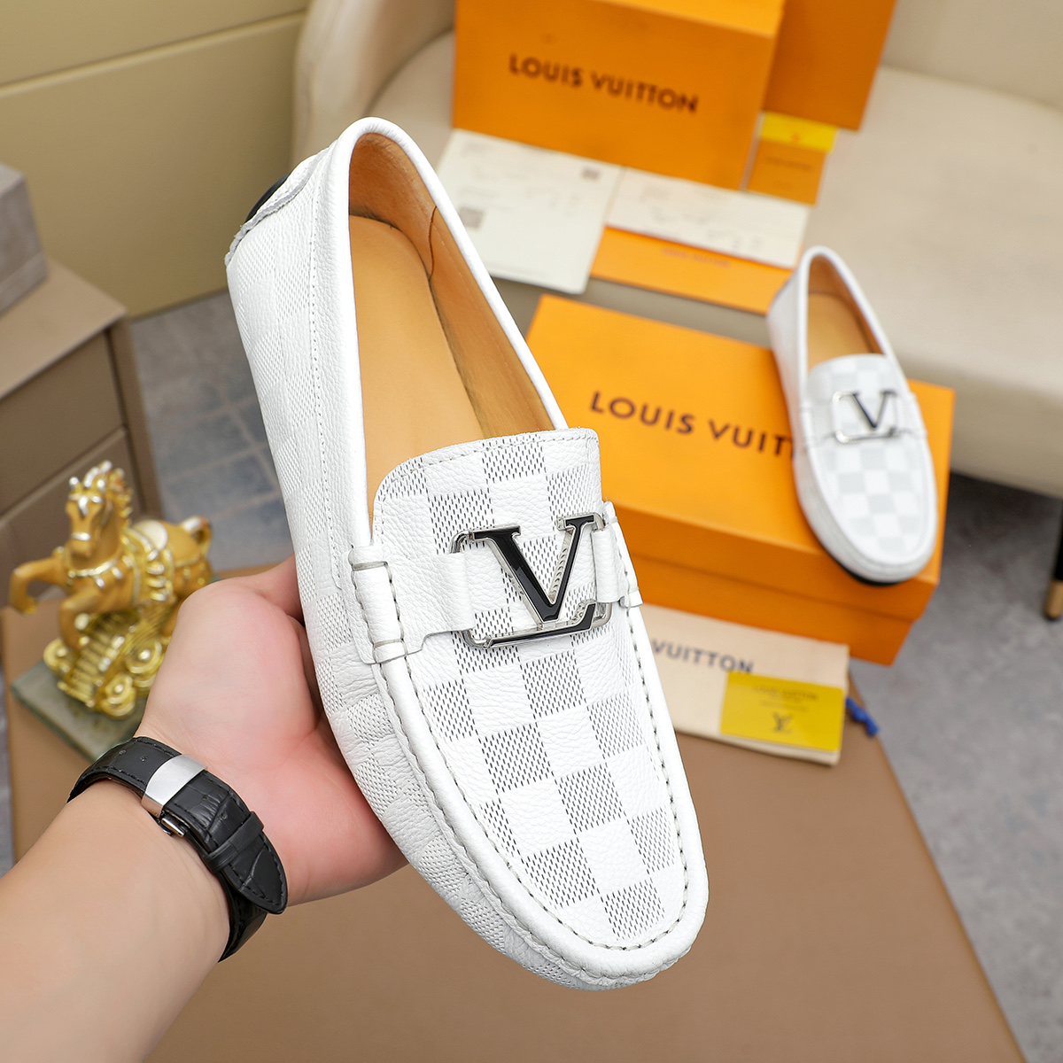 LV shoe