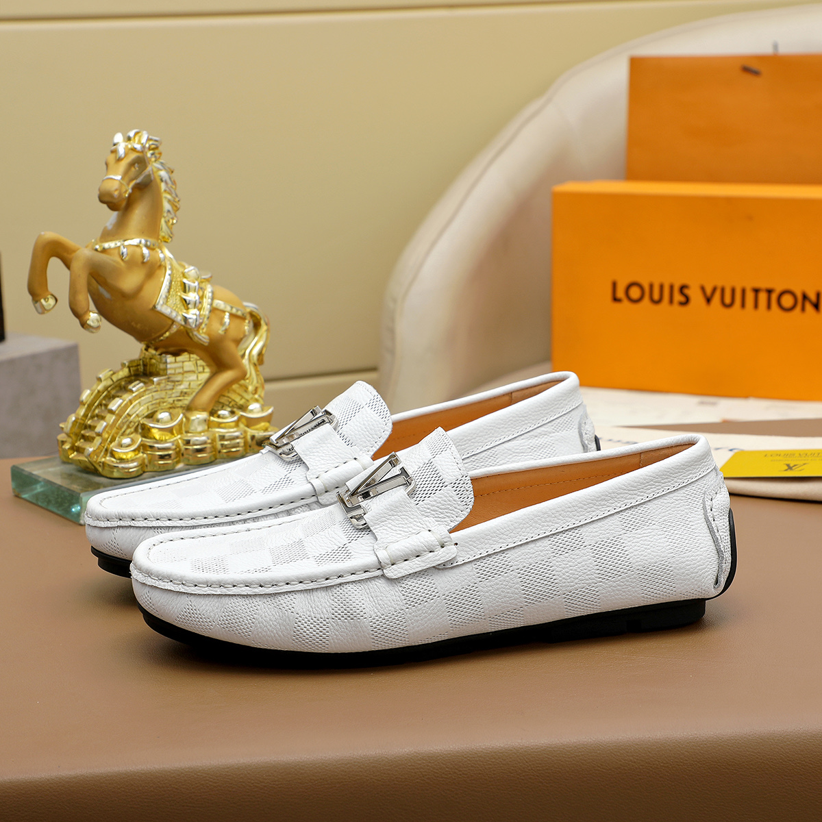 LV shoe
