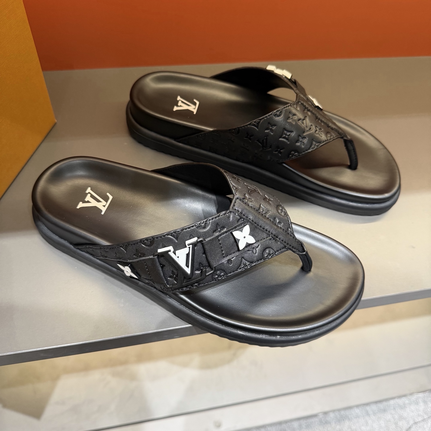 LV shoe