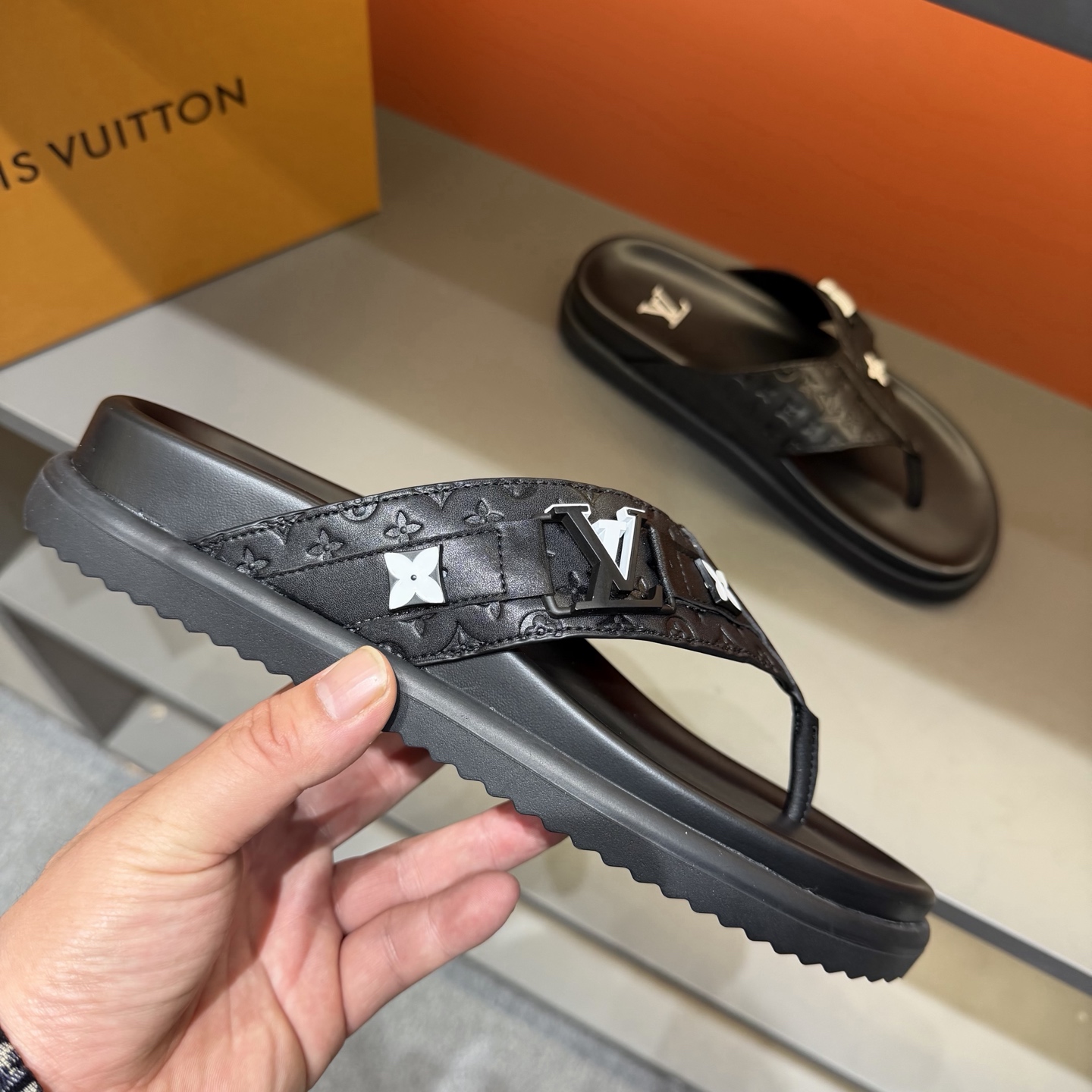 LV shoe