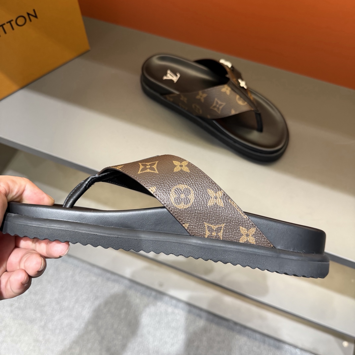 LV shoe