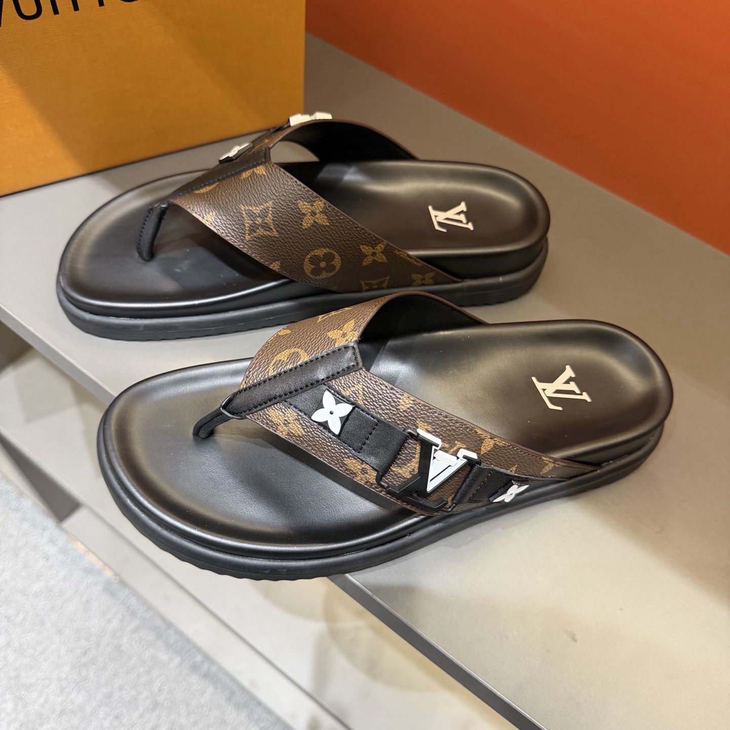 LV shoe