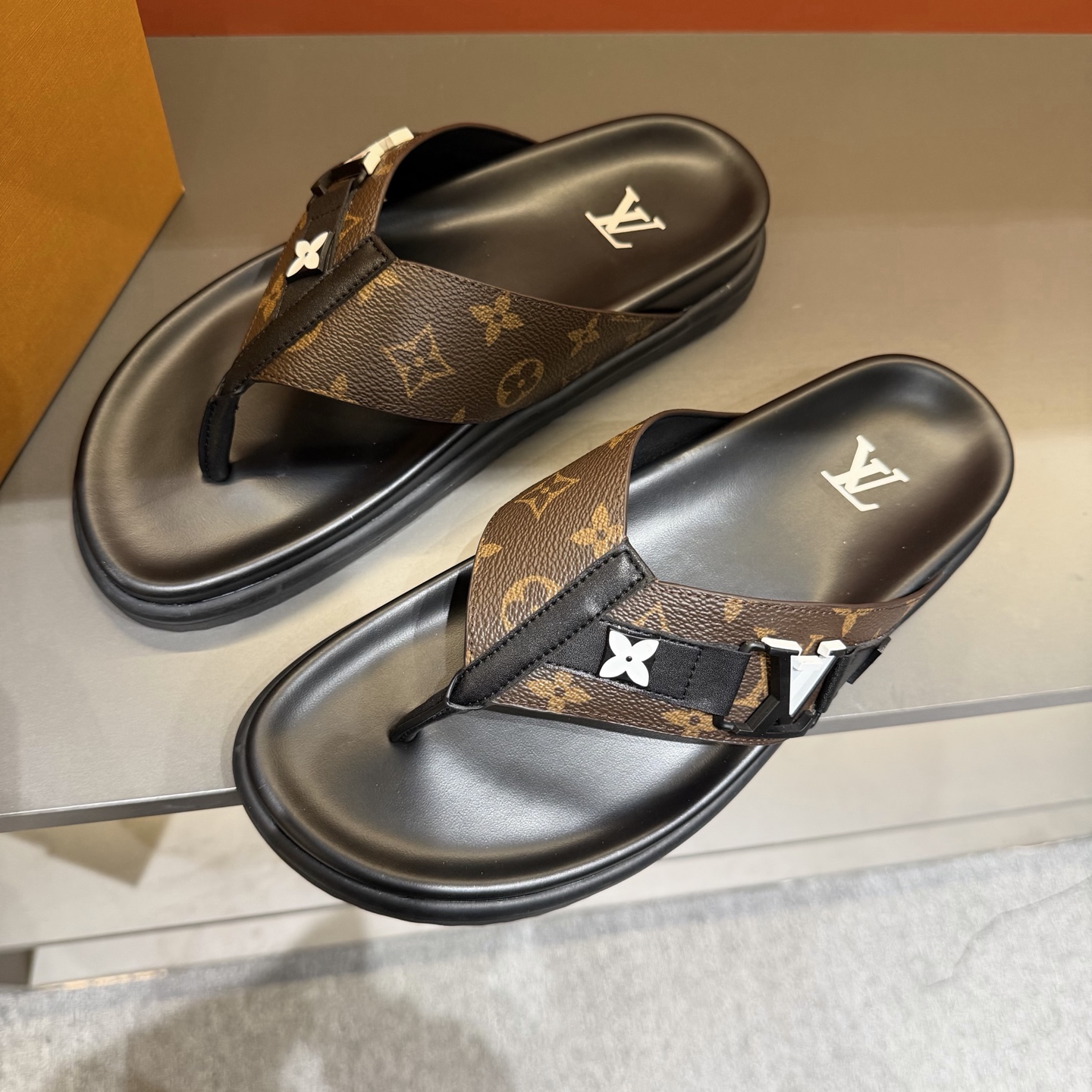 LV shoe