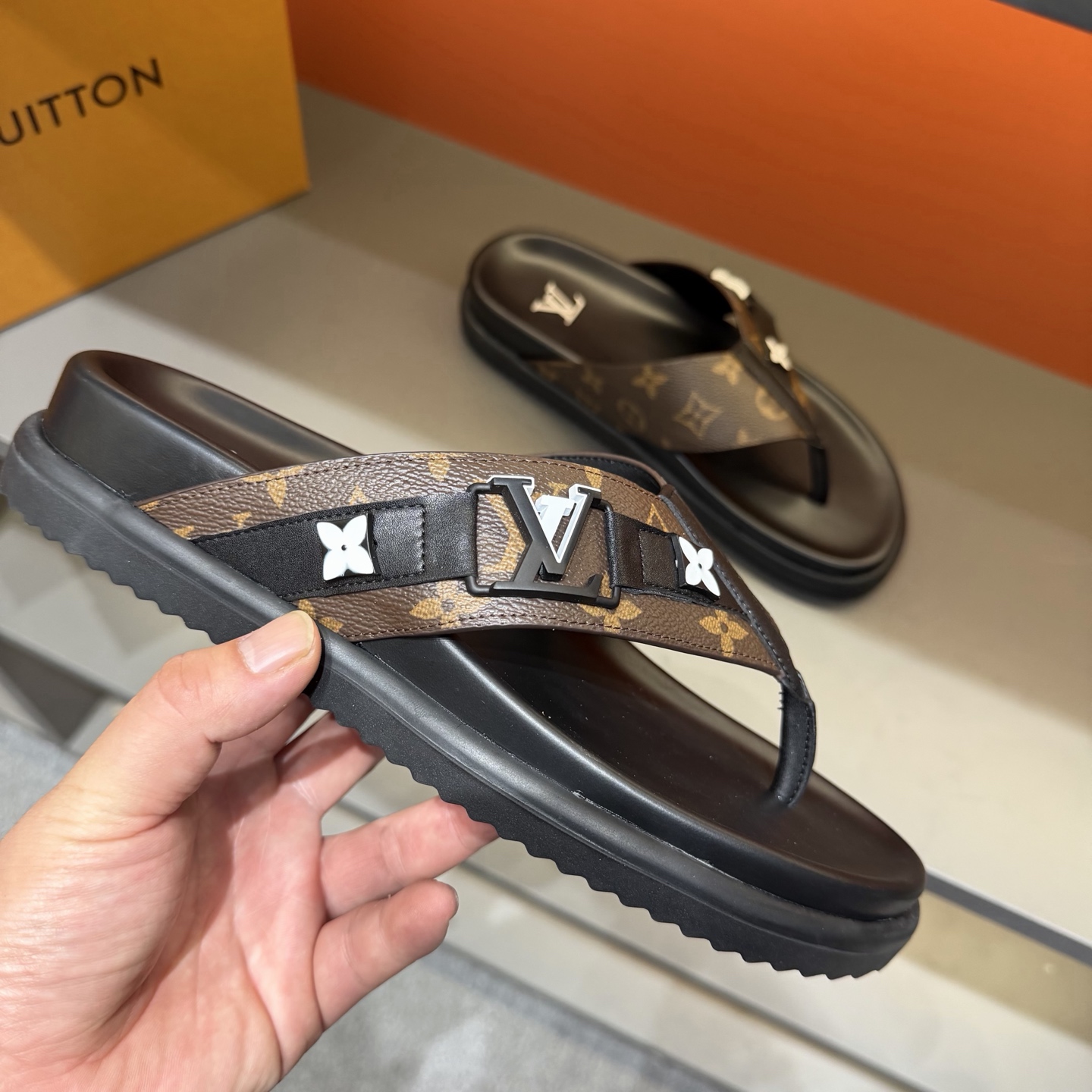 LV shoe