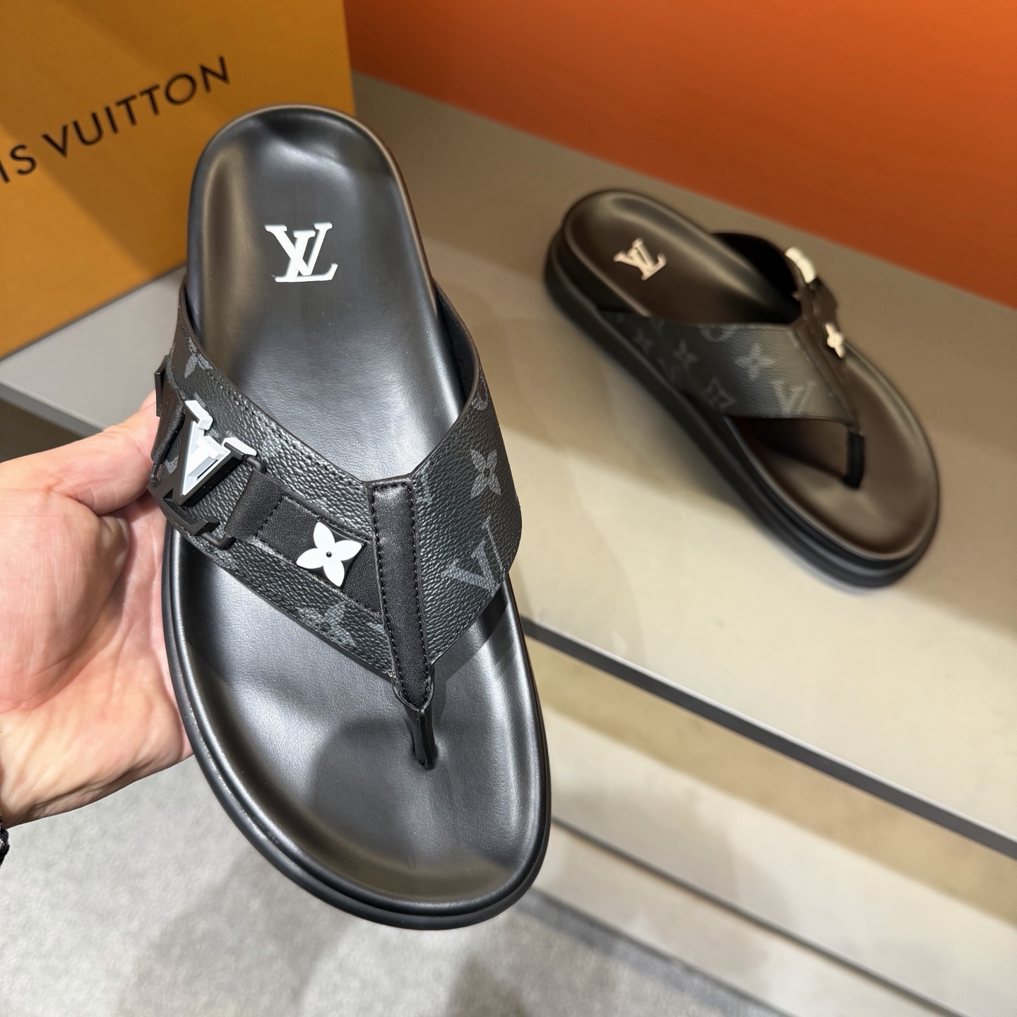 LV shoe