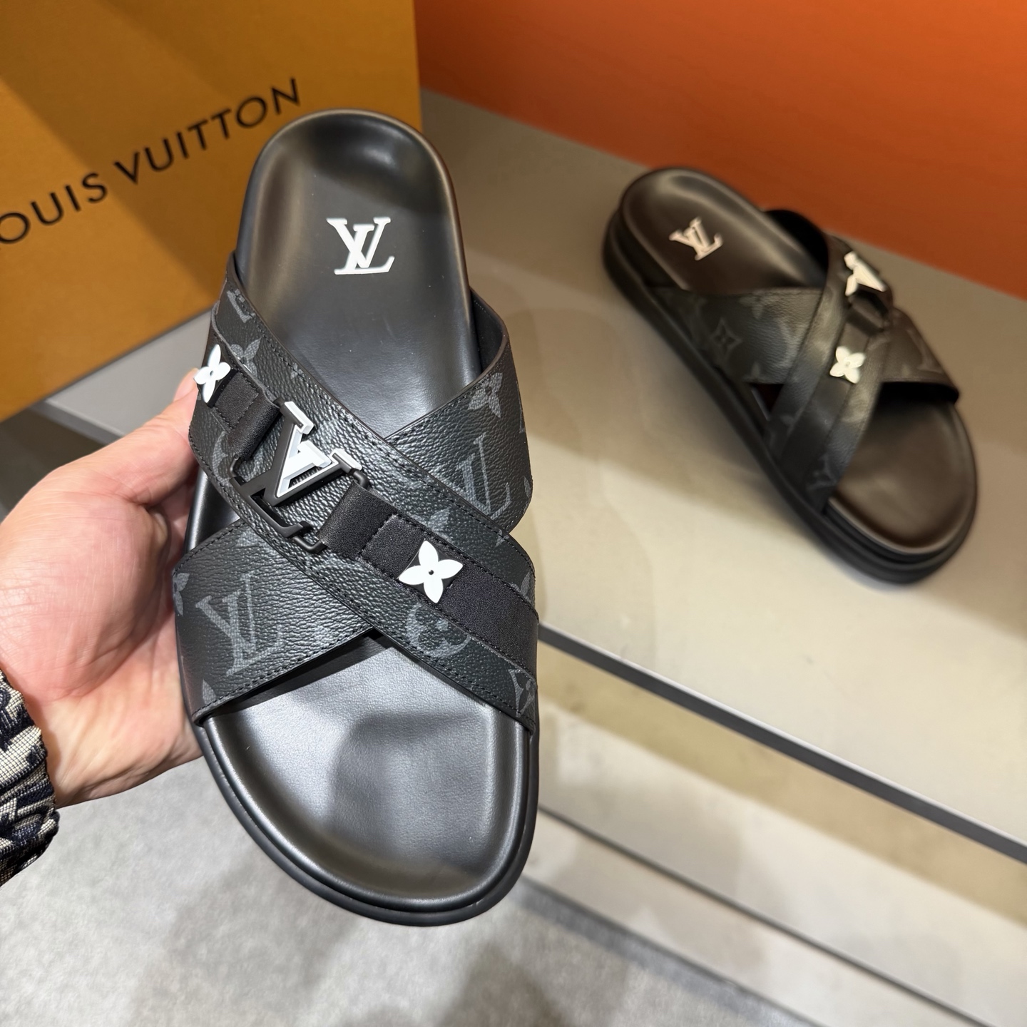 LV shoe