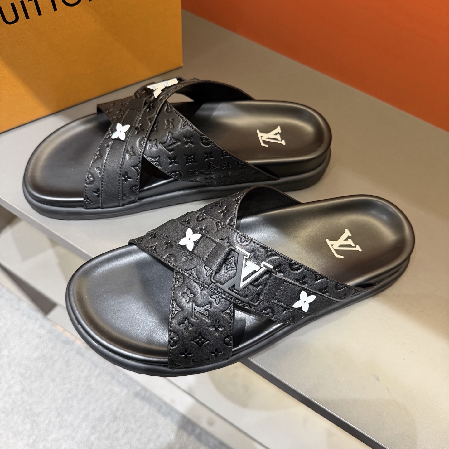 LV shoe