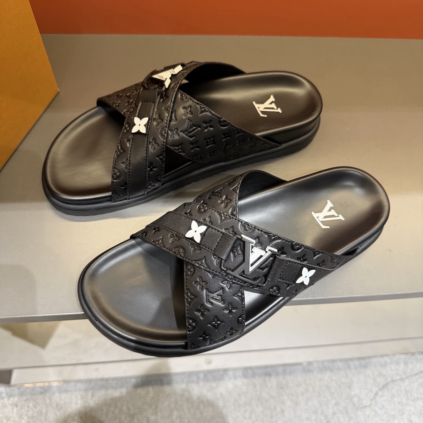 LV shoe