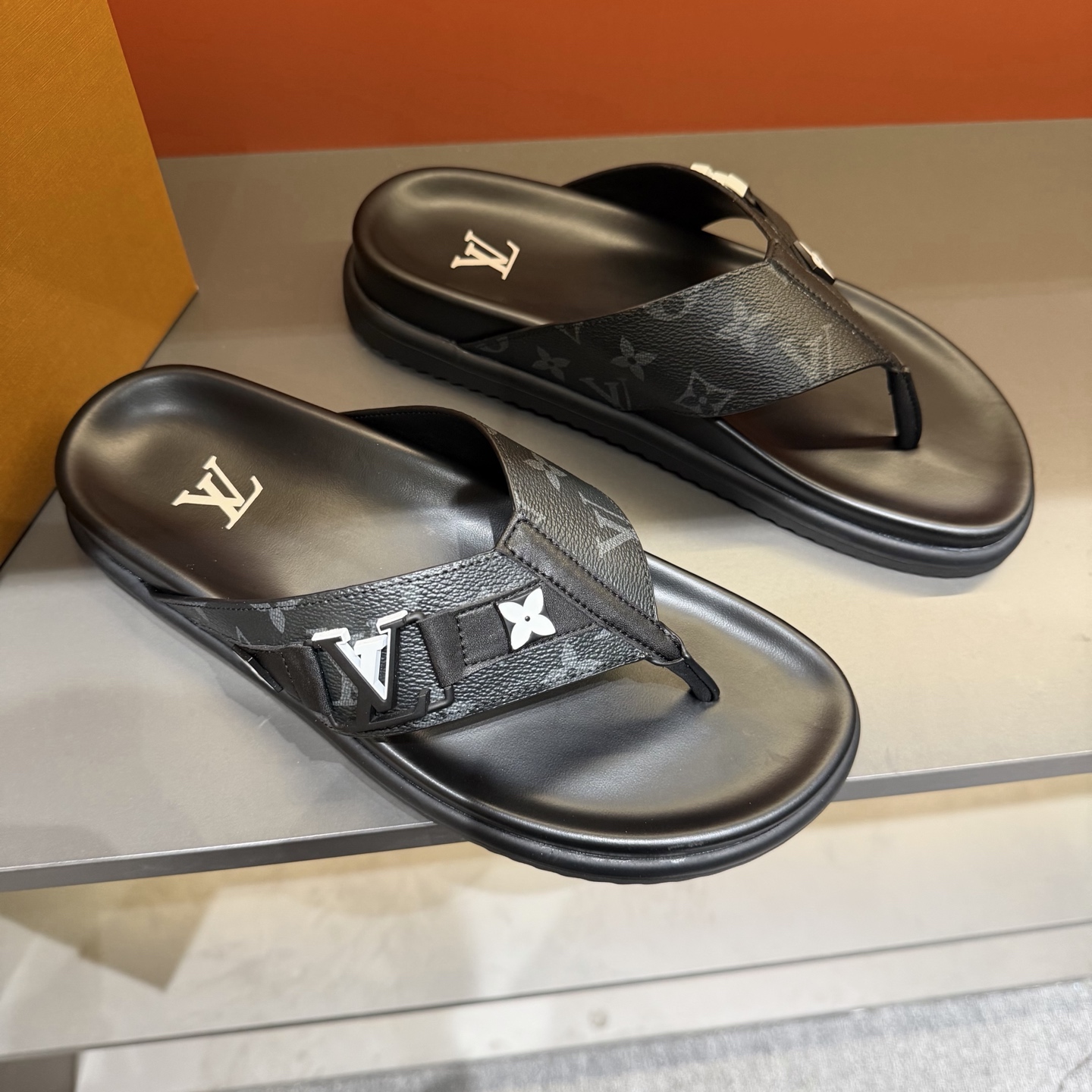 LV shoe