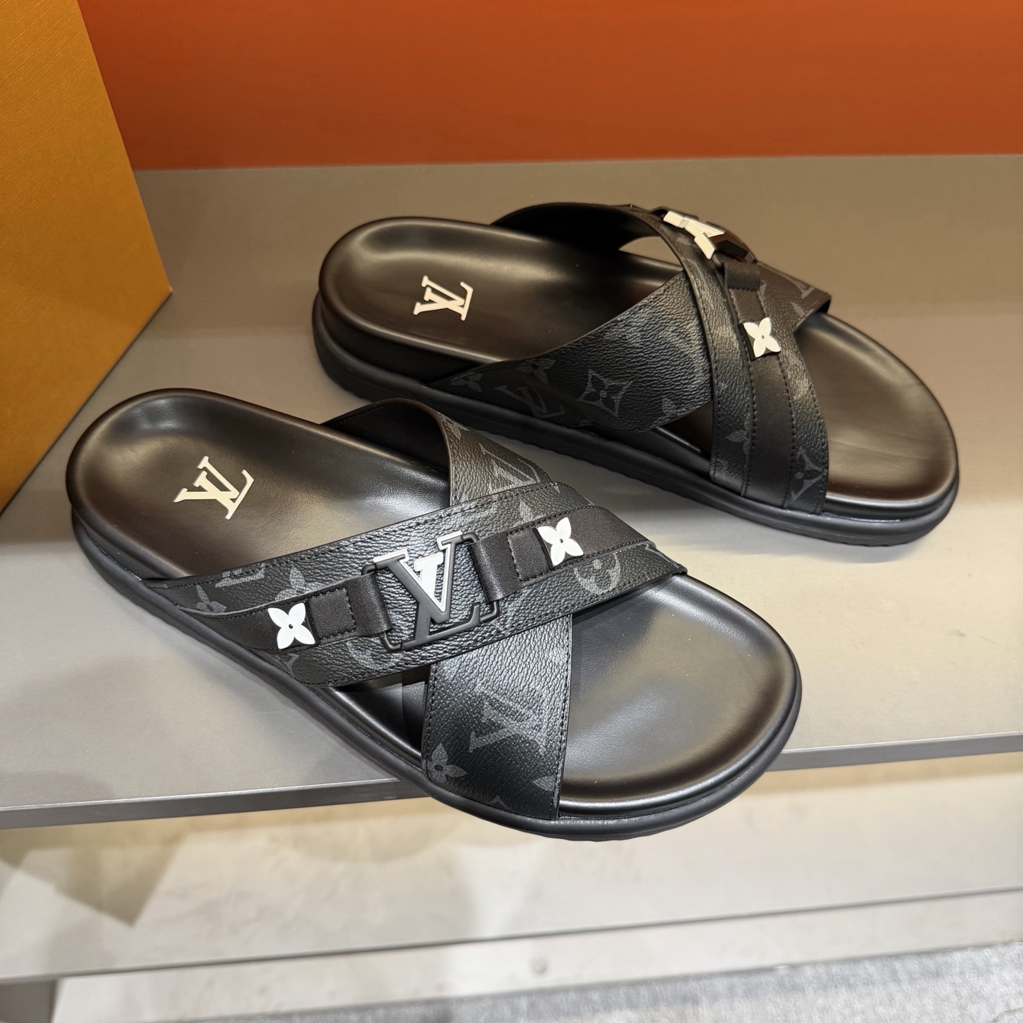 LV shoe