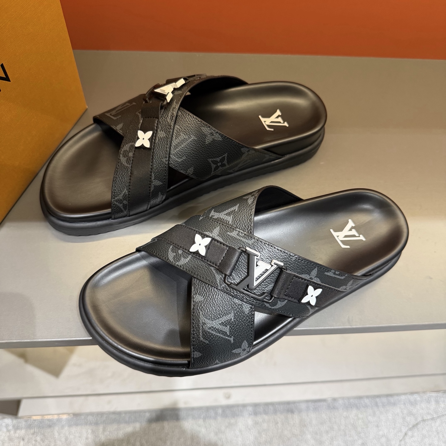 LV shoe