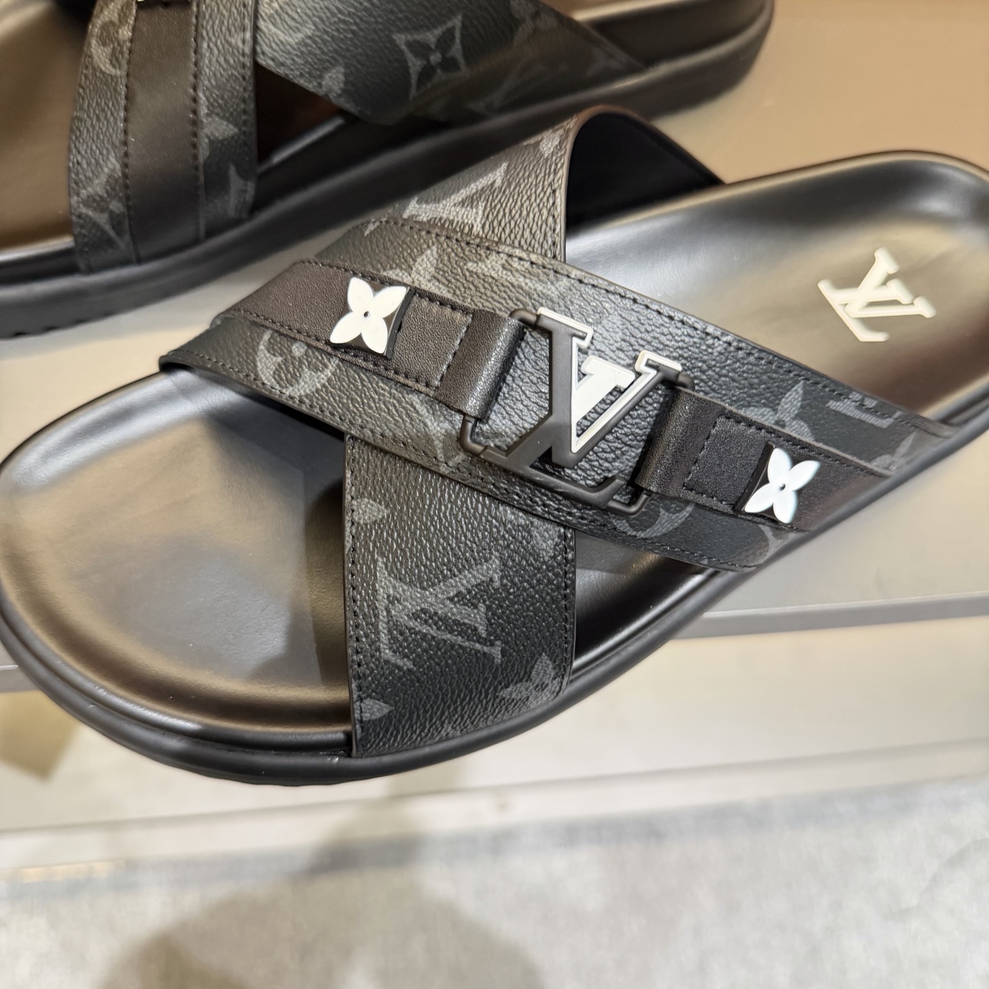 LV shoe